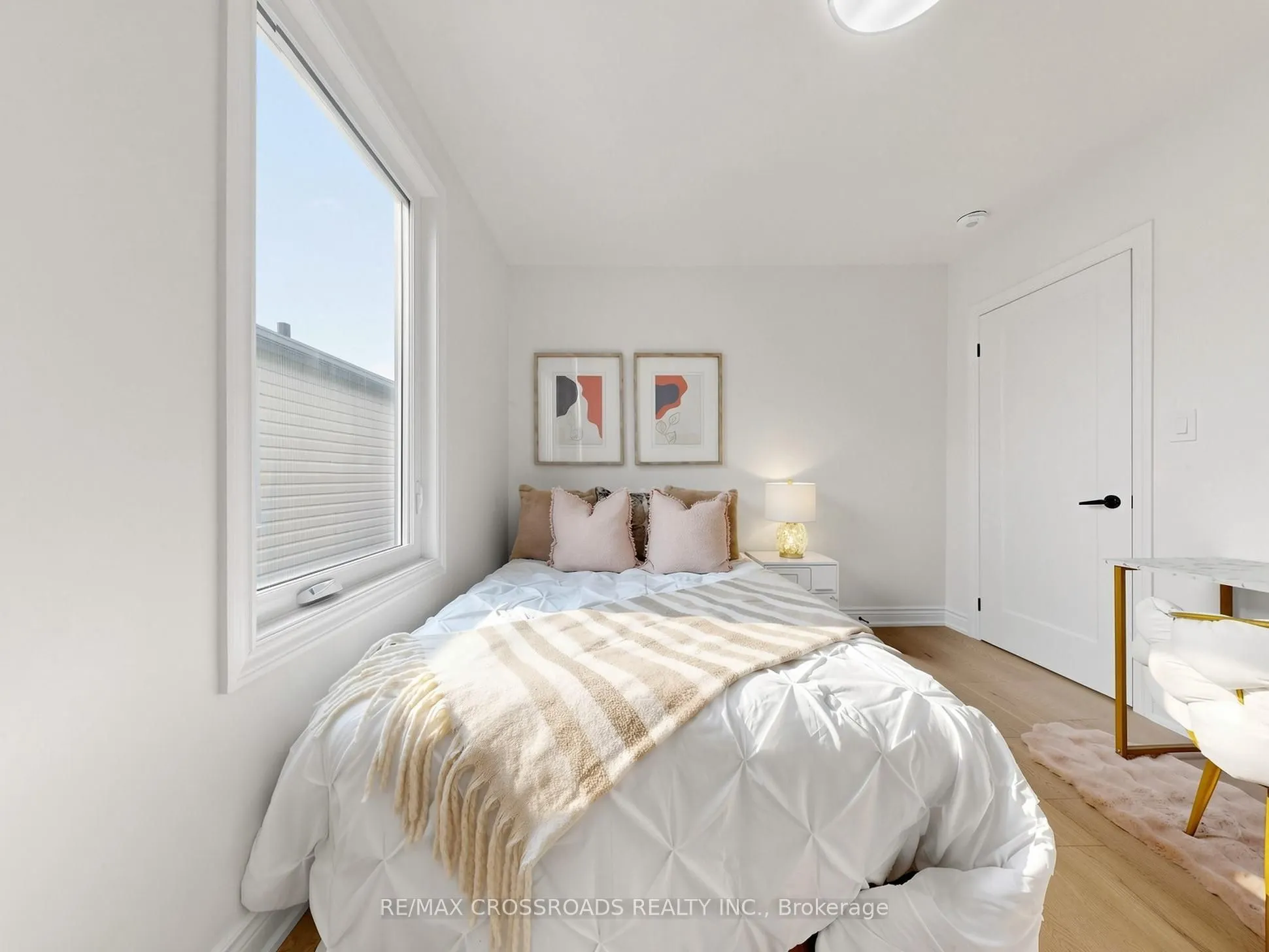 548 Glebeholme Boulevard