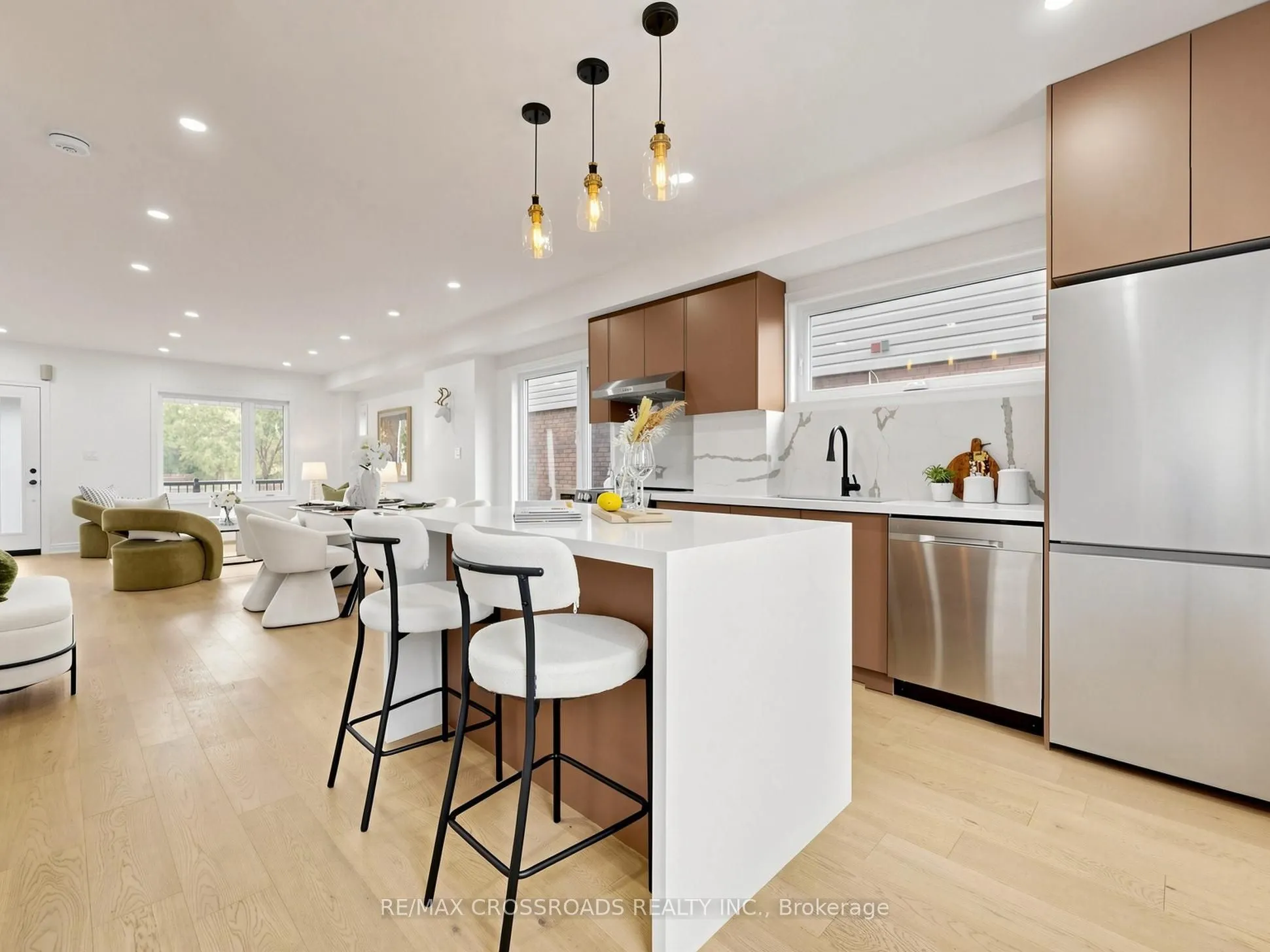 548 Glebeholme Boulevard