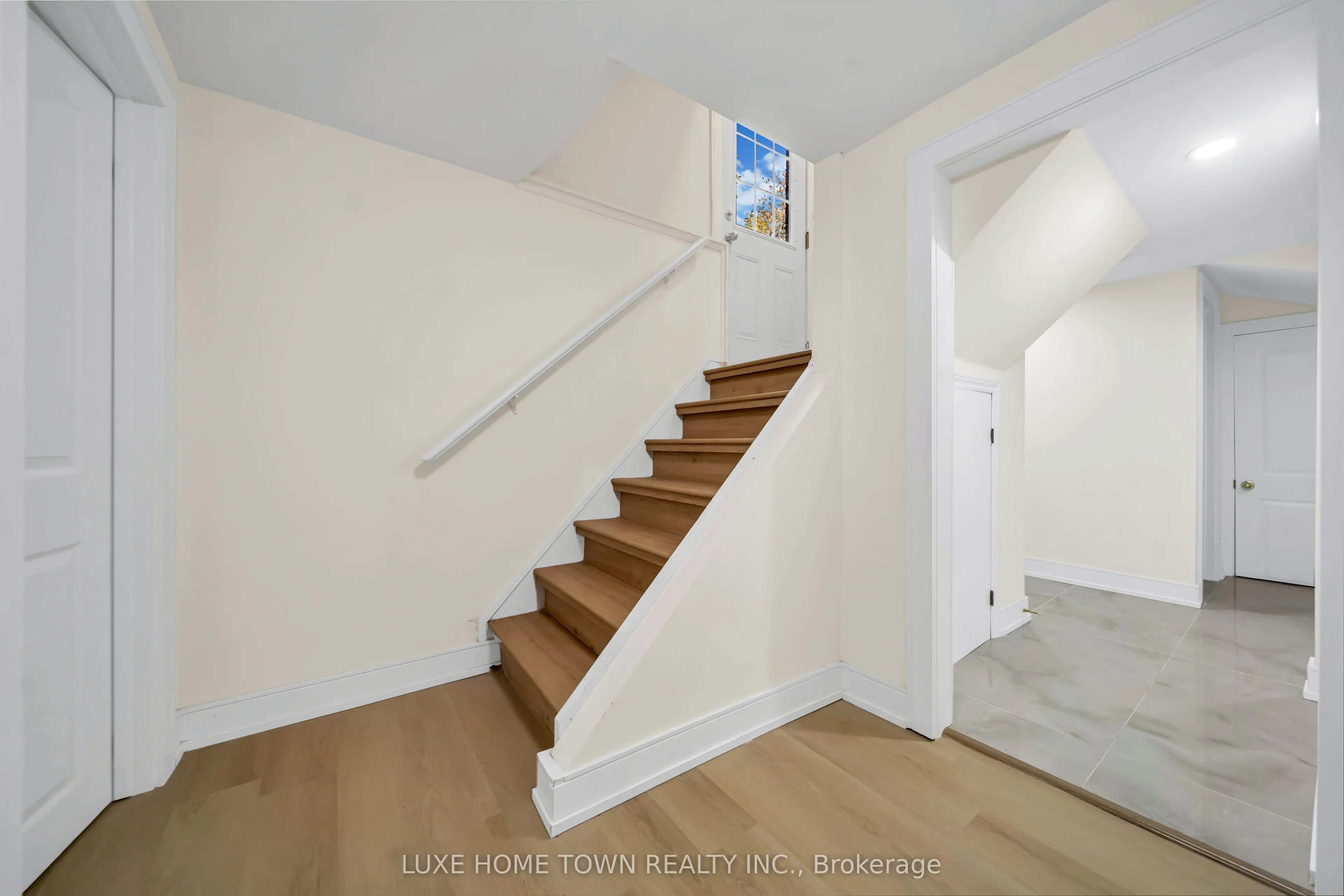 61 Keewatin Street S