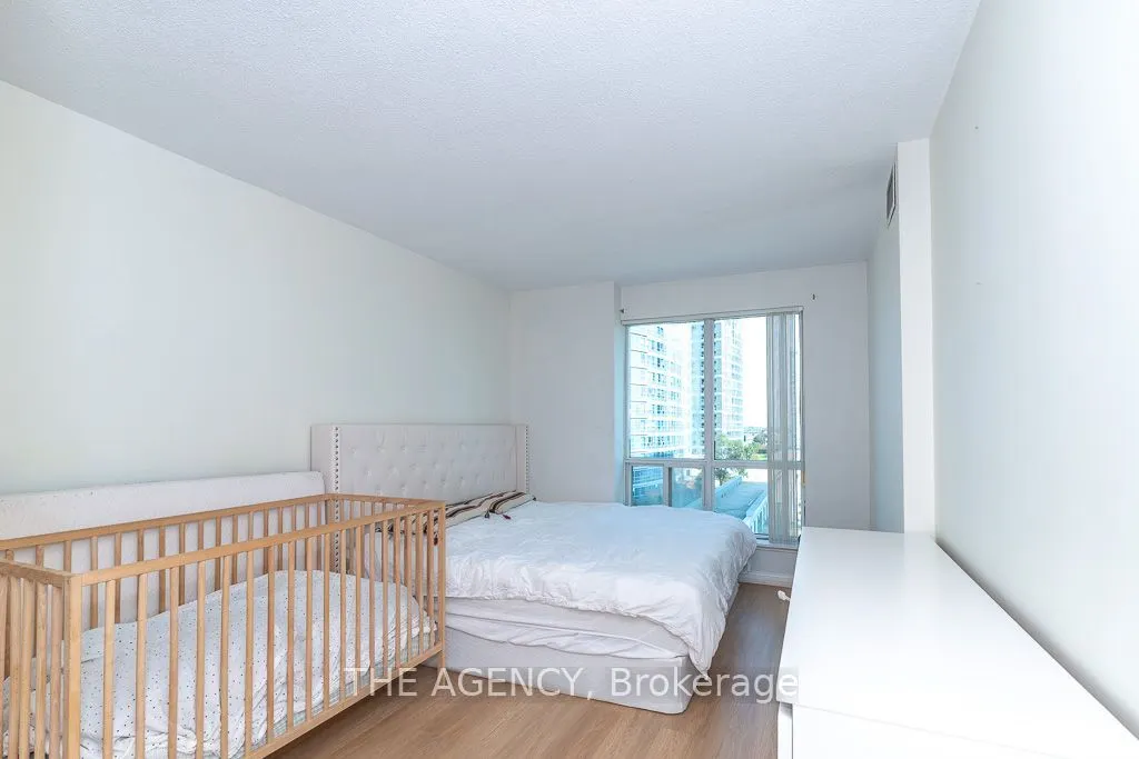 18 Lee Centre Drive #903
