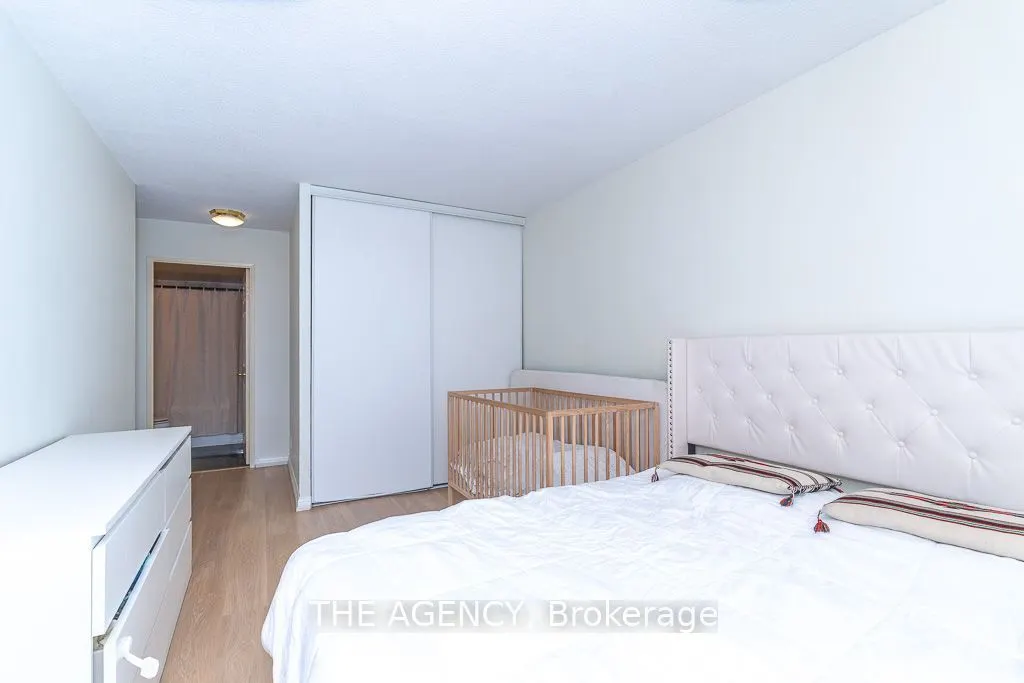 18 Lee Centre Drive #903