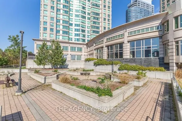 18 Lee Centre Drive #903