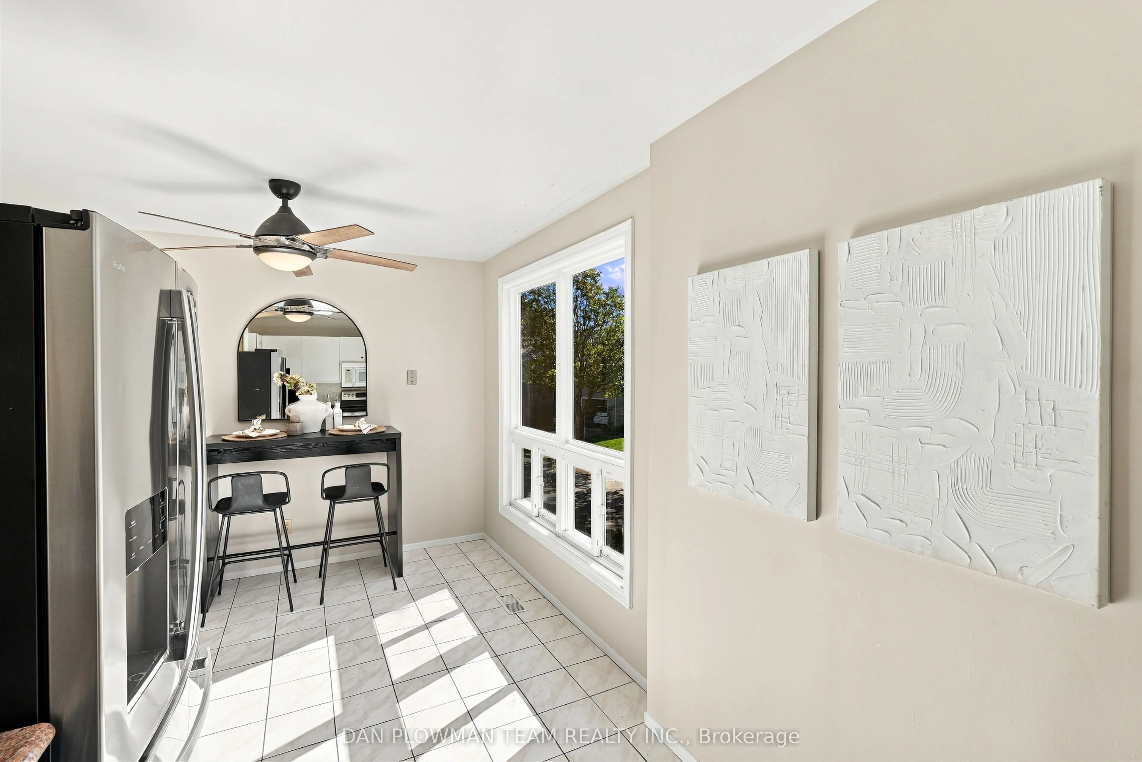 1133 Ritson Road N #81
