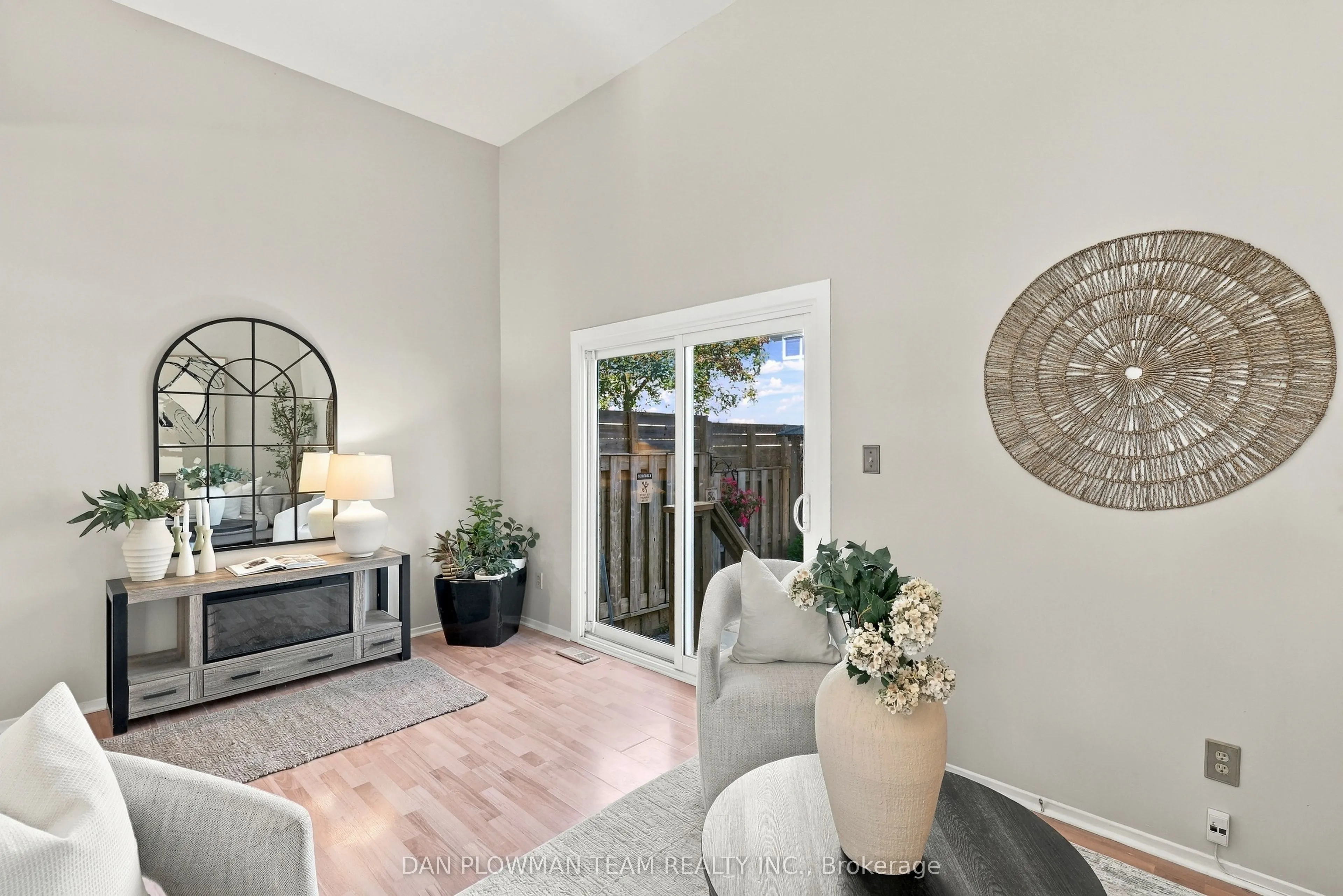 1133 Ritson Road N #81