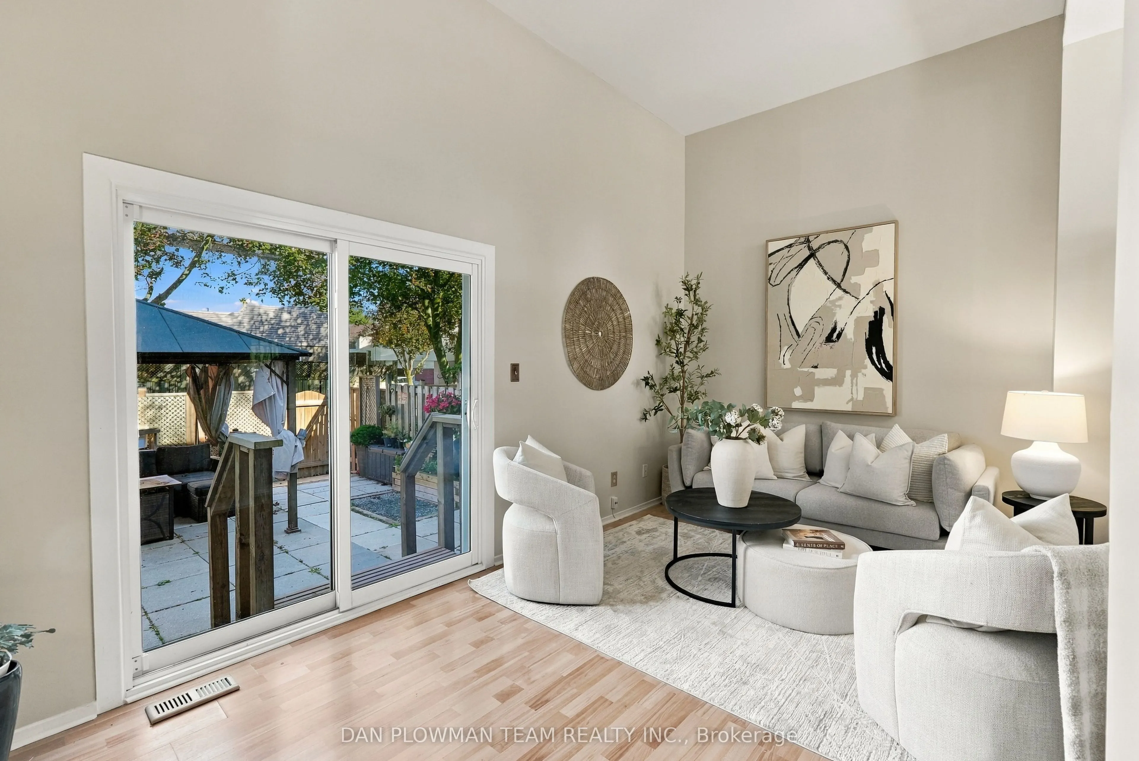 1133 Ritson Road N #81