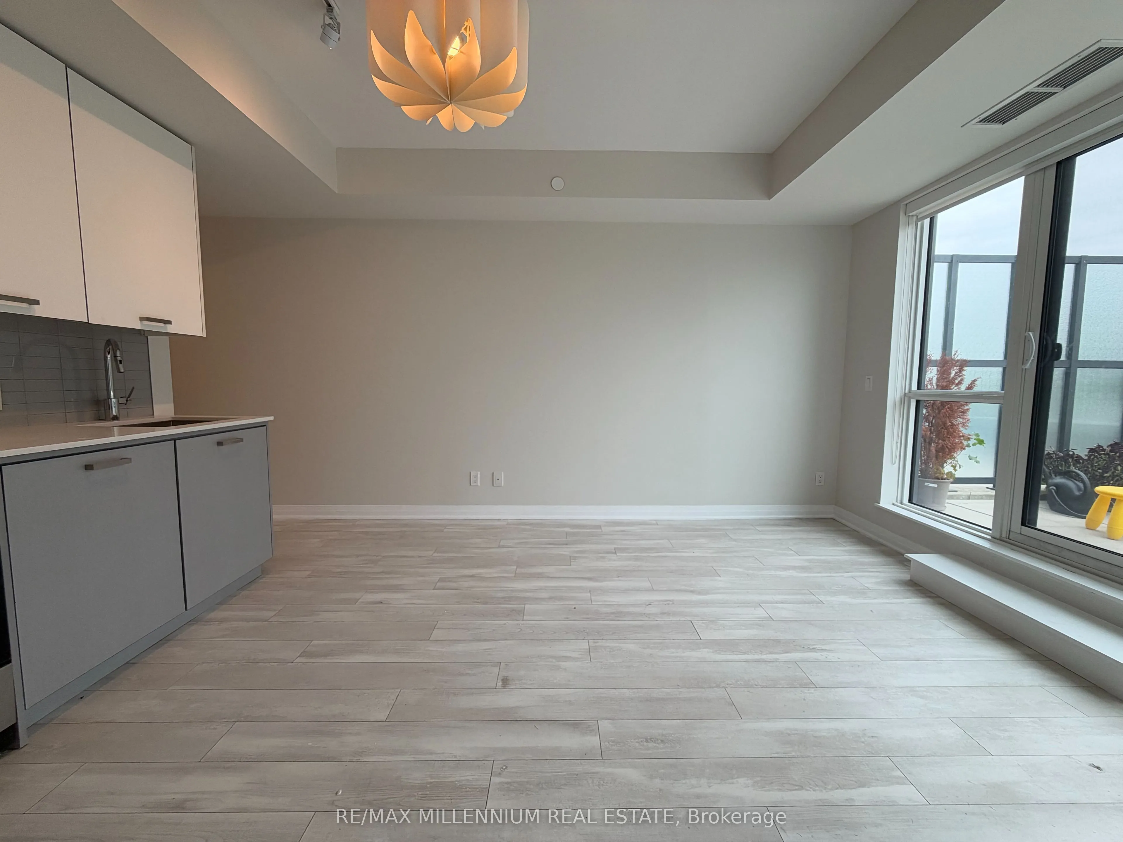 1630 Queen Street E #608
