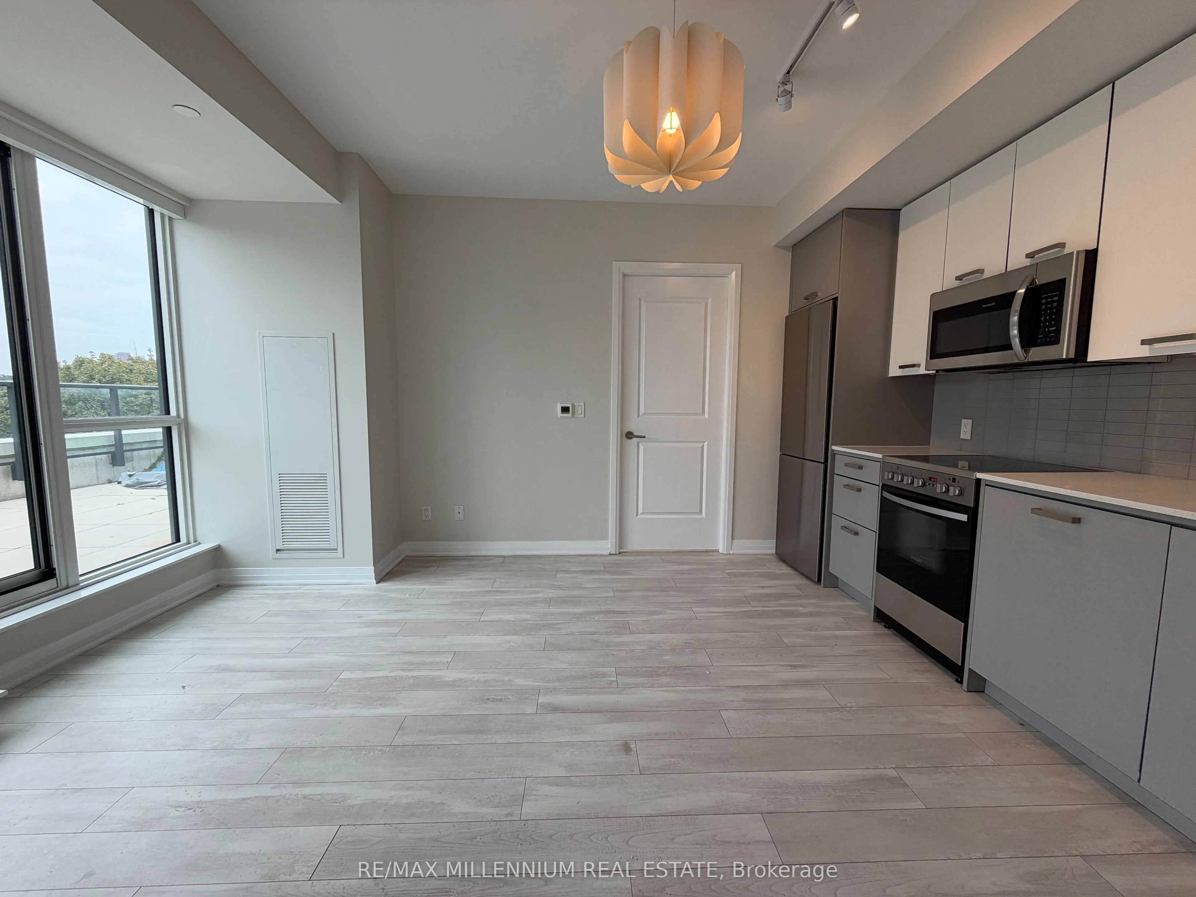 1630 Queen Street E #608