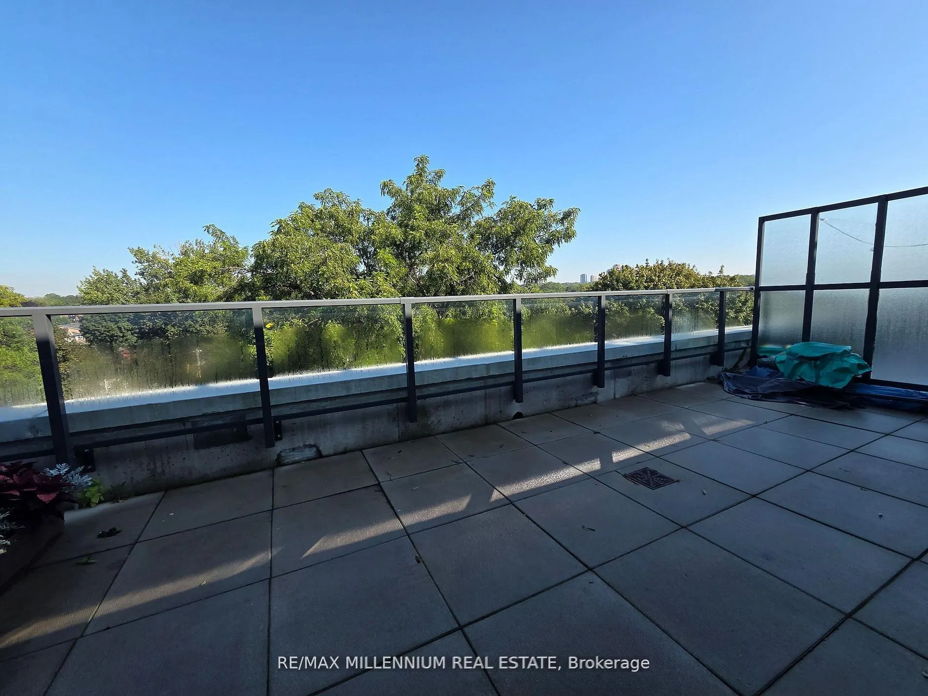 1630 Queen Street E #608
