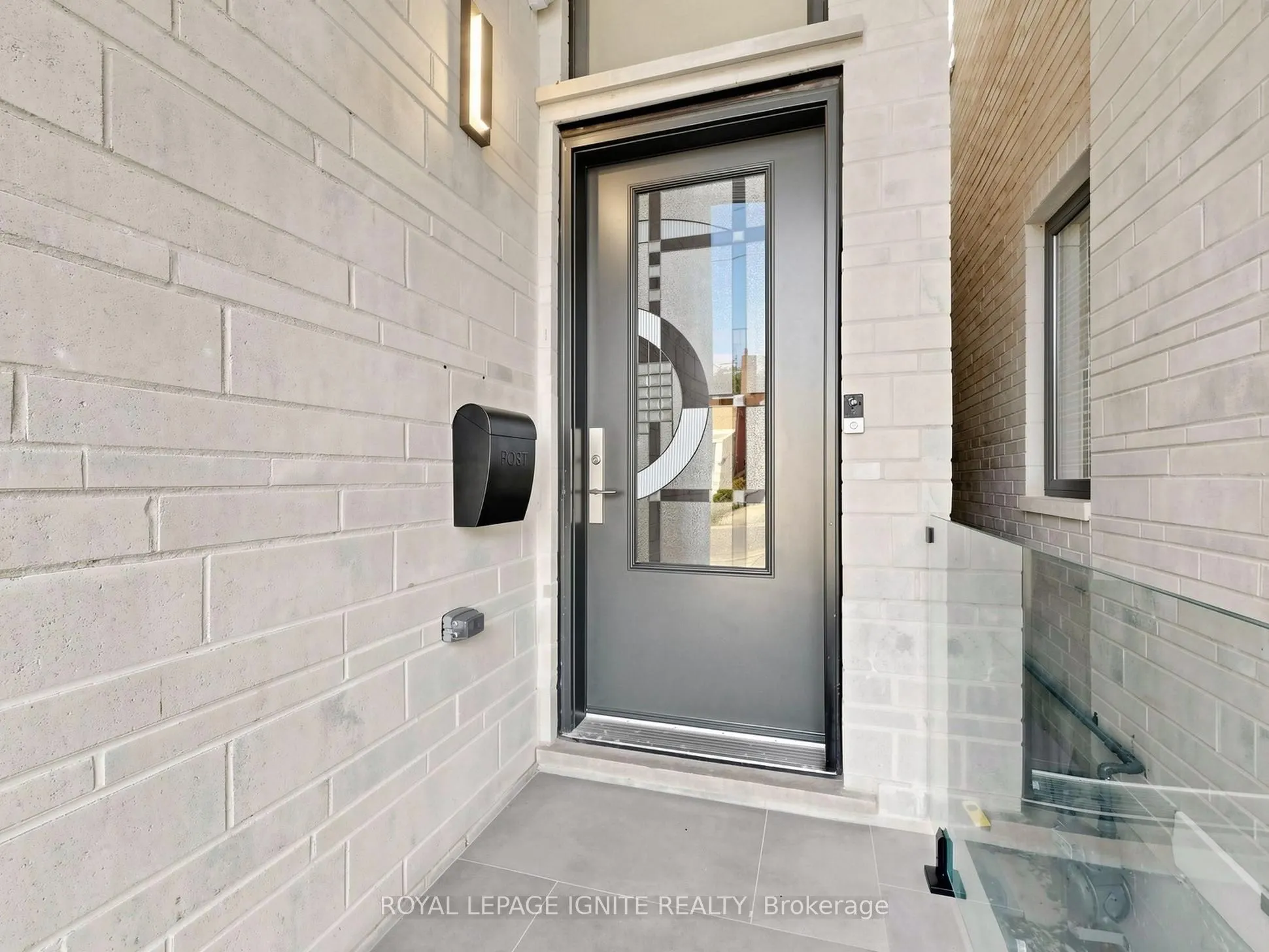 52A Robinson Avenue