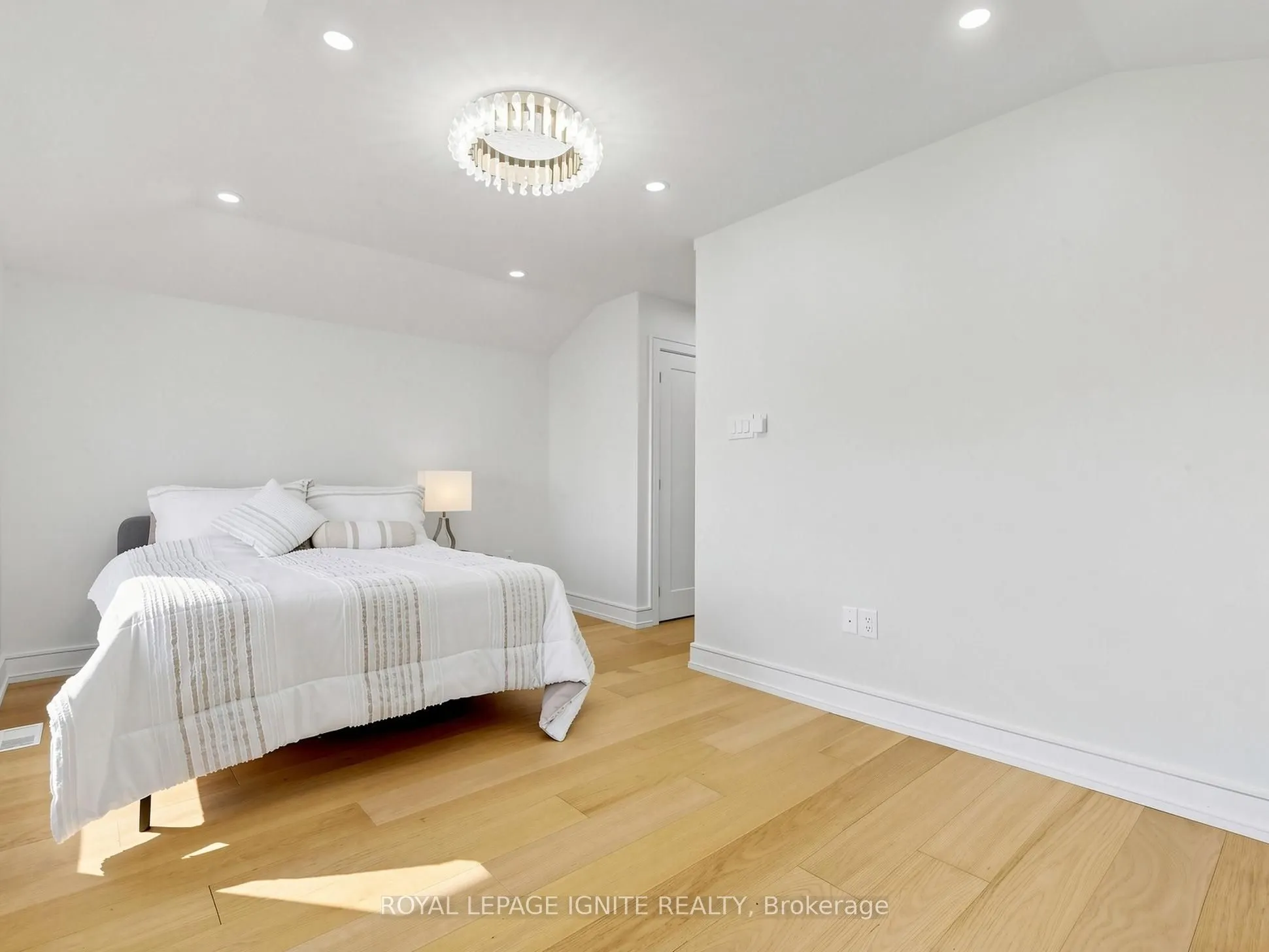 52A Robinson Avenue