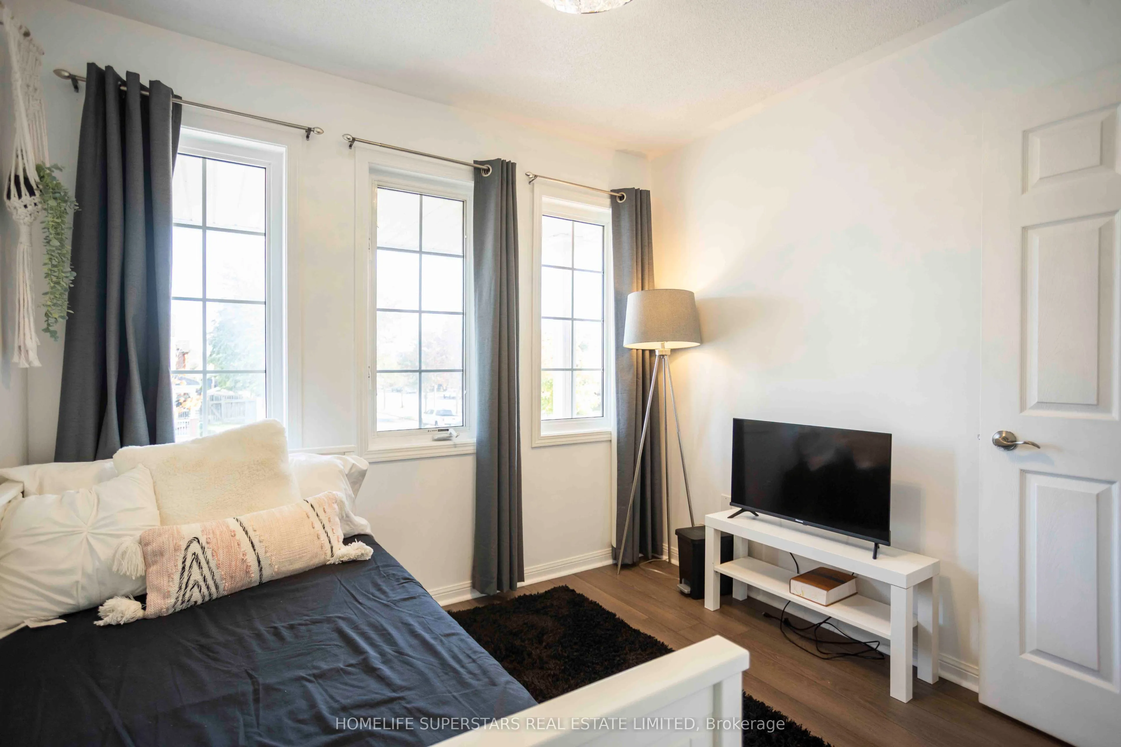 76 Longueuil Place