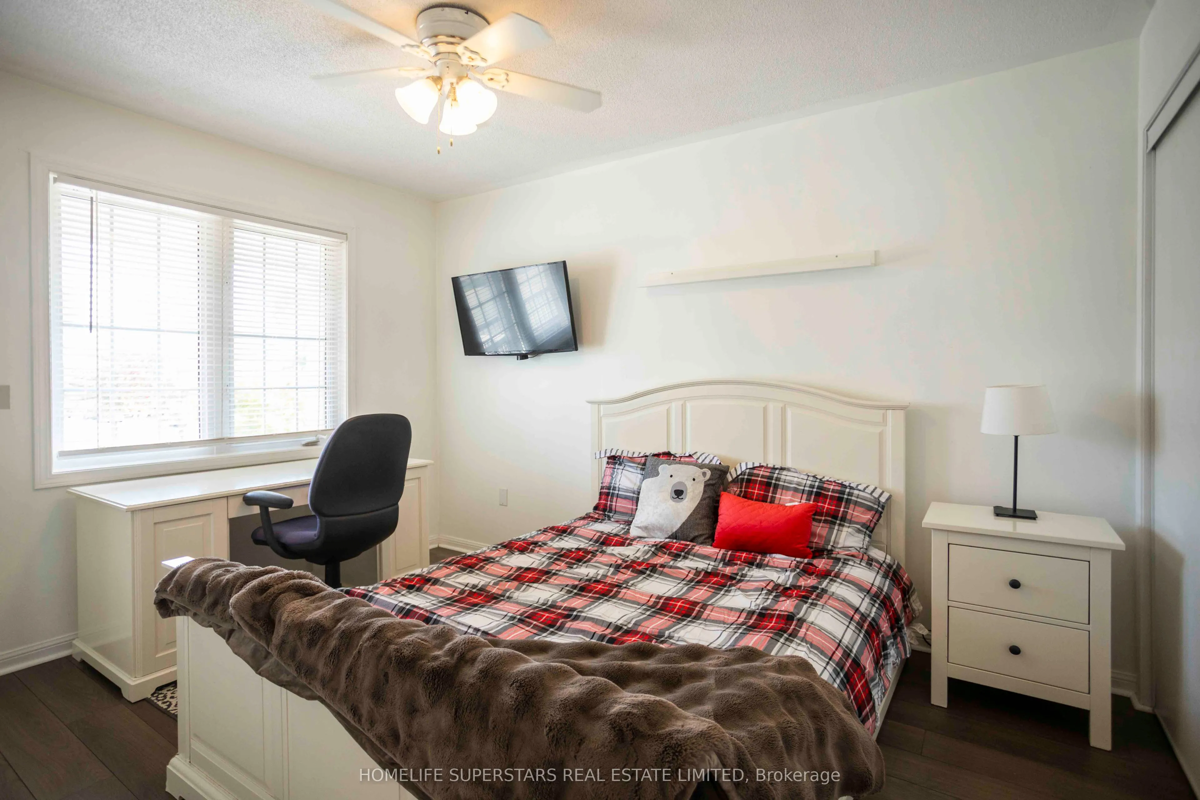 76 Longueuil Place