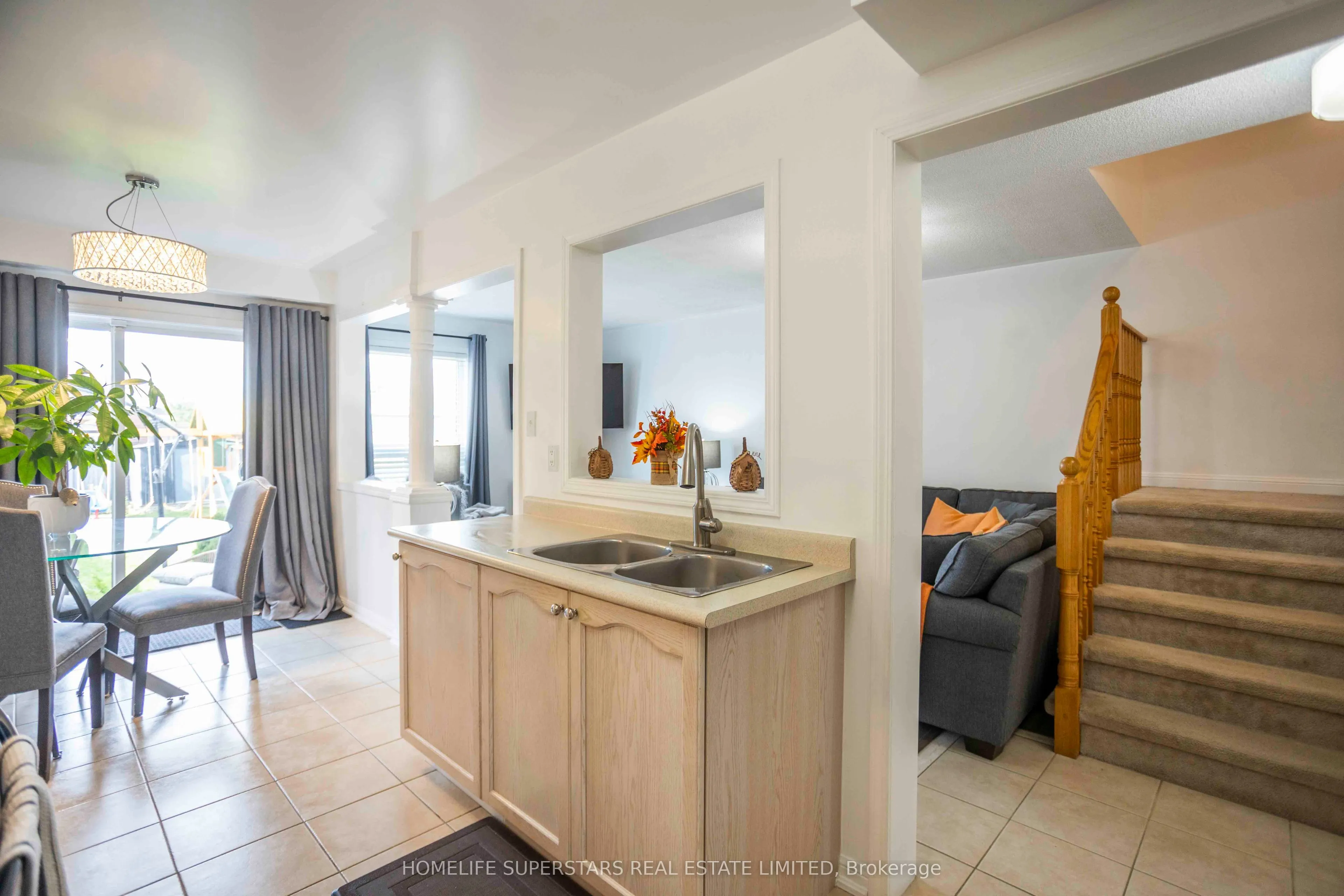 76 Longueuil Place