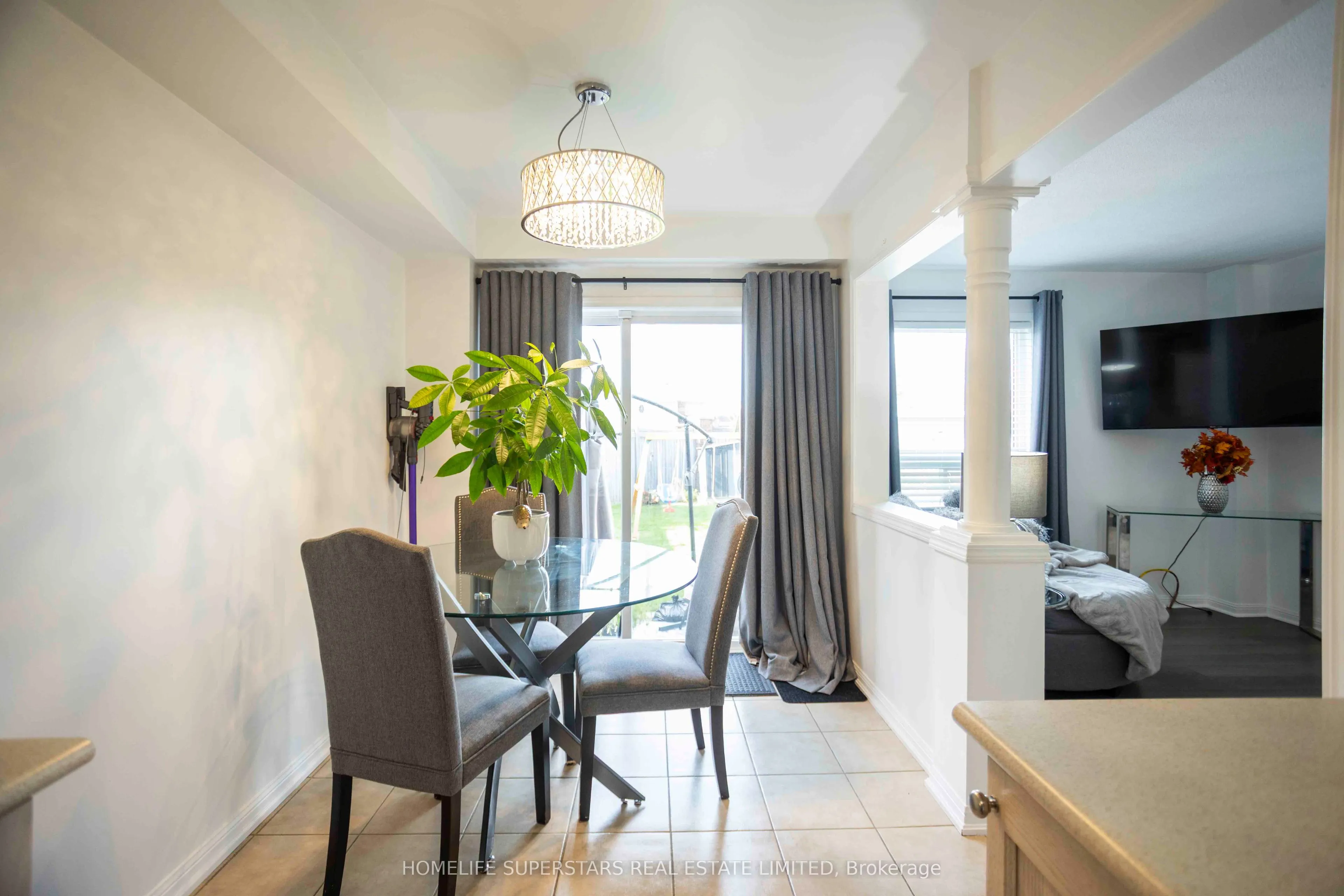 76 Longueuil Place