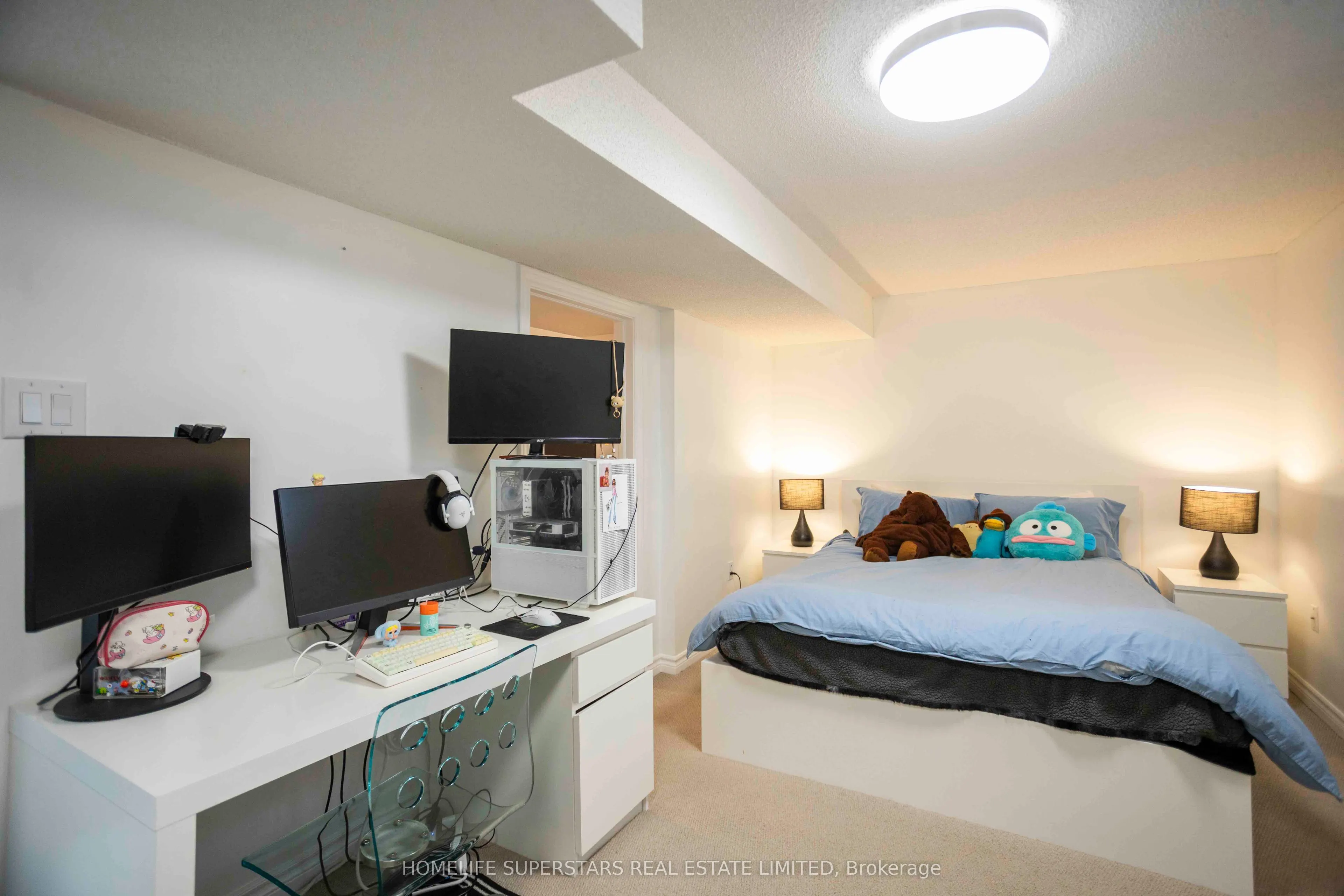 76 Longueuil Place