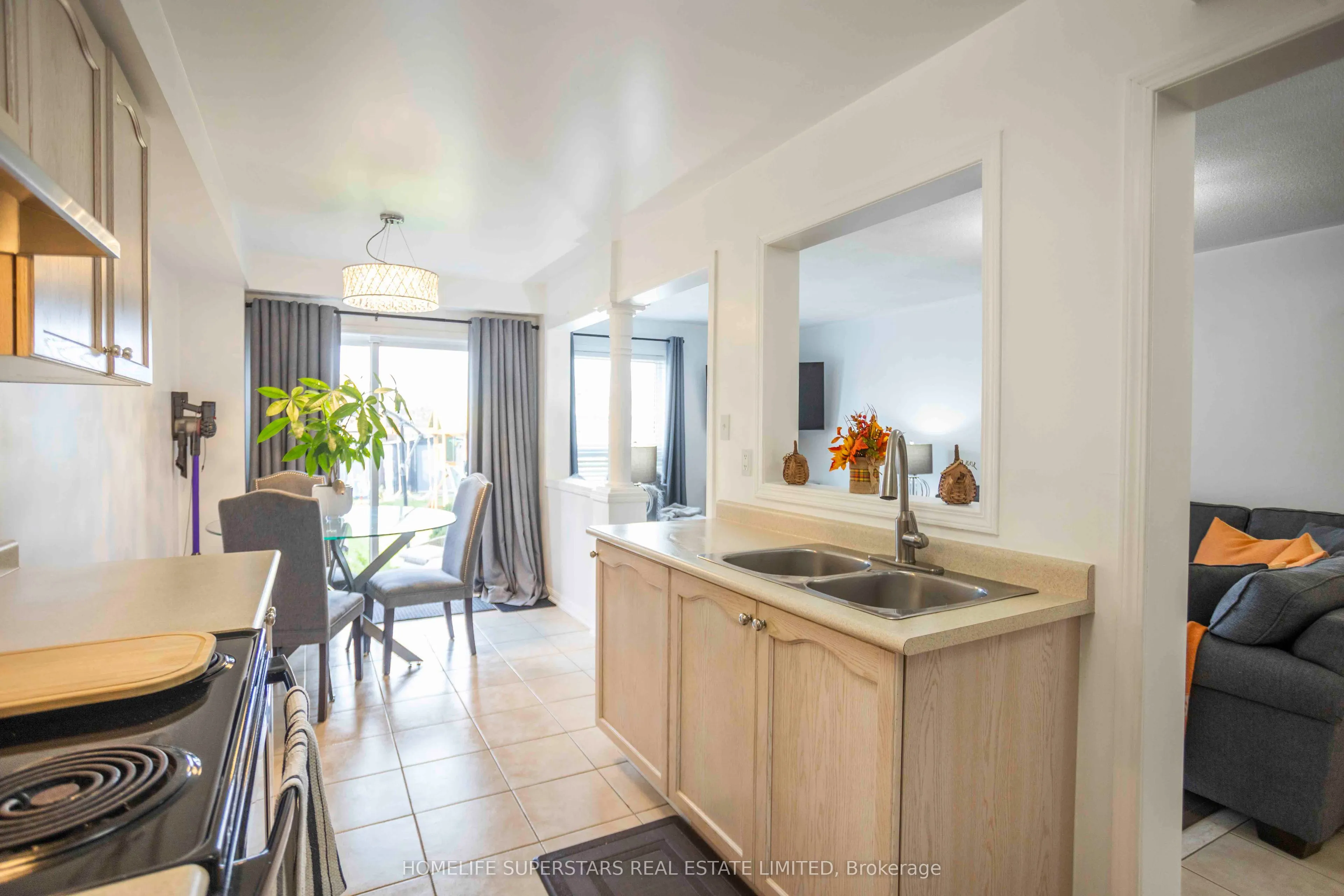 76 Longueuil Place
