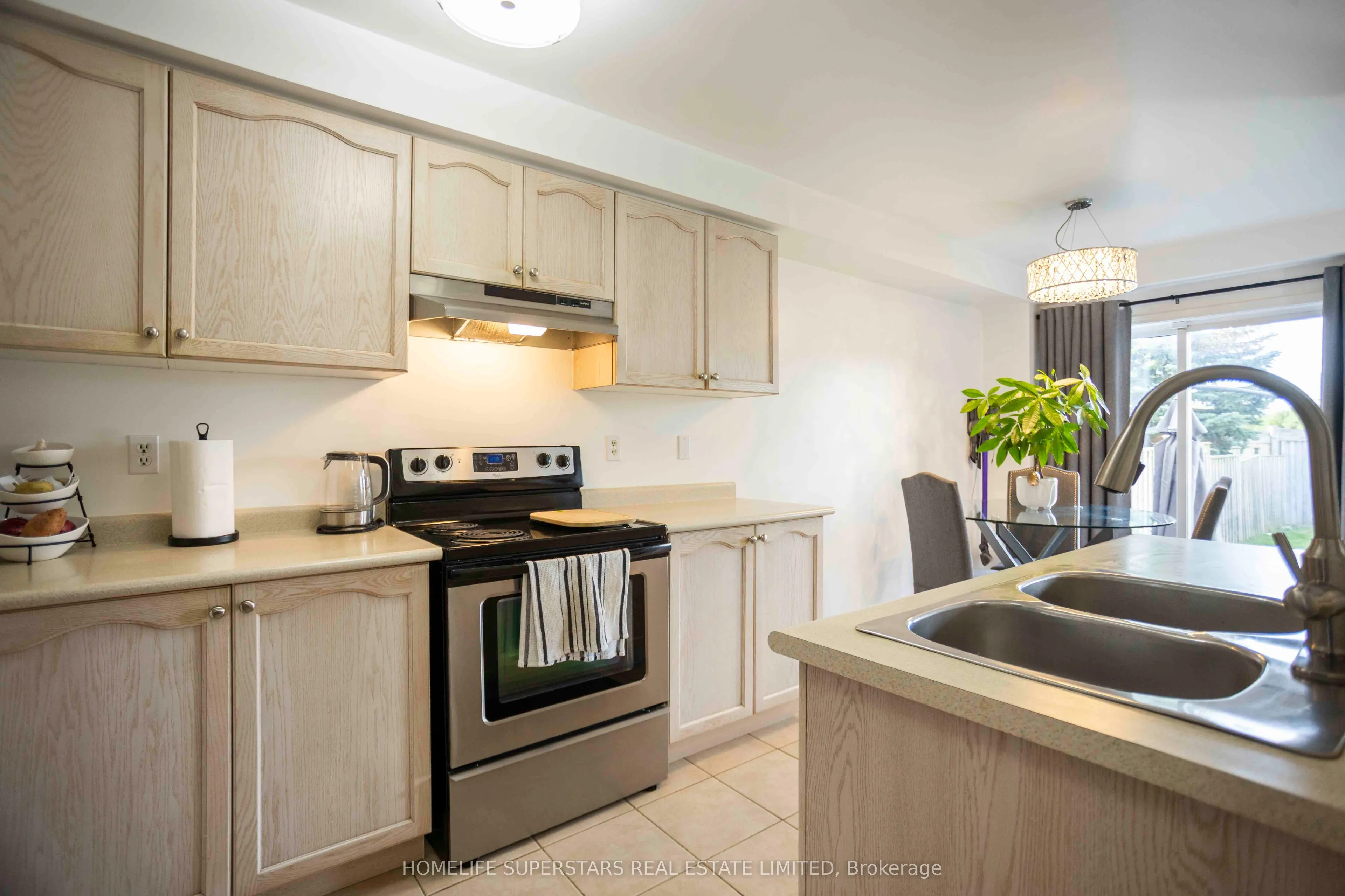 76 Longueuil Place