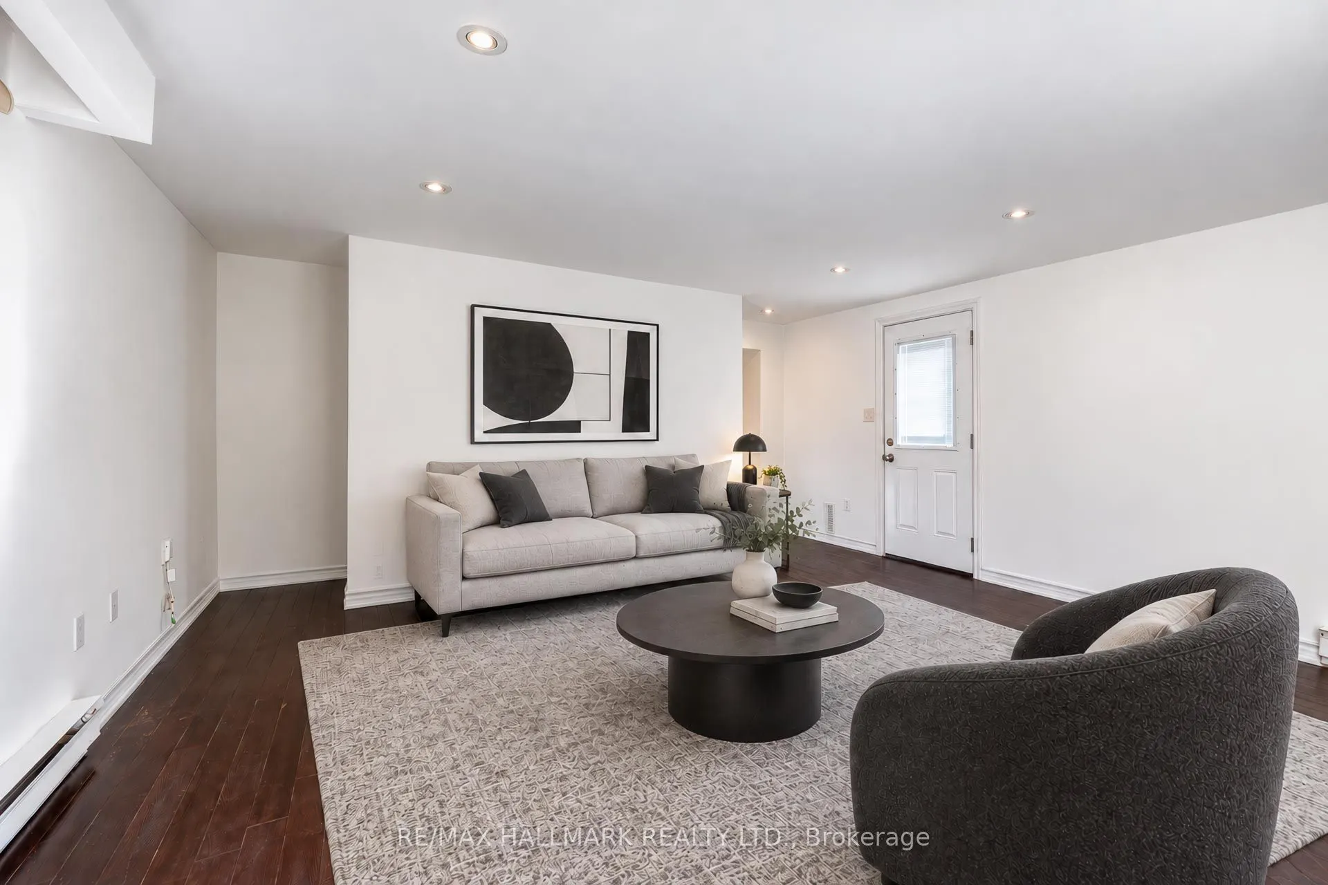 14 Saunders Road