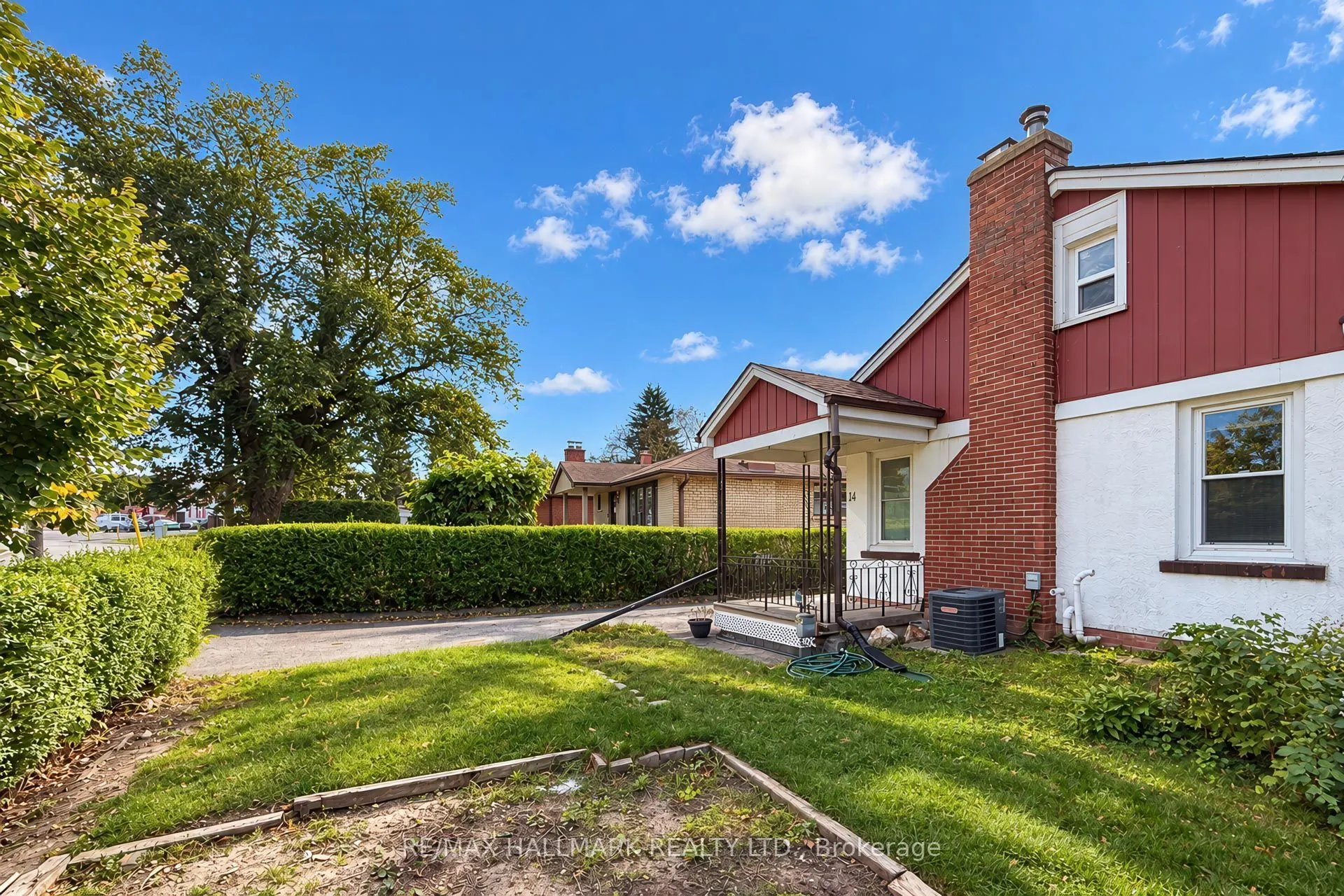14 Saunders Road