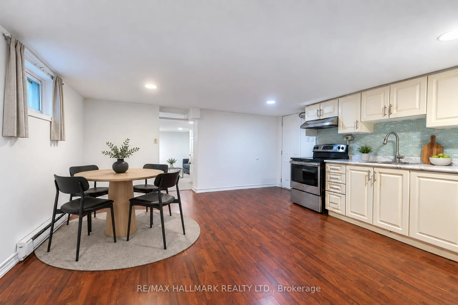 14 Saunders Road
