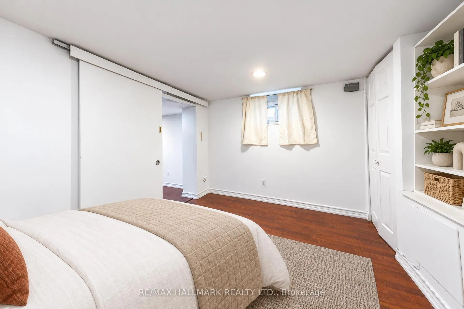14 Saunders Road
