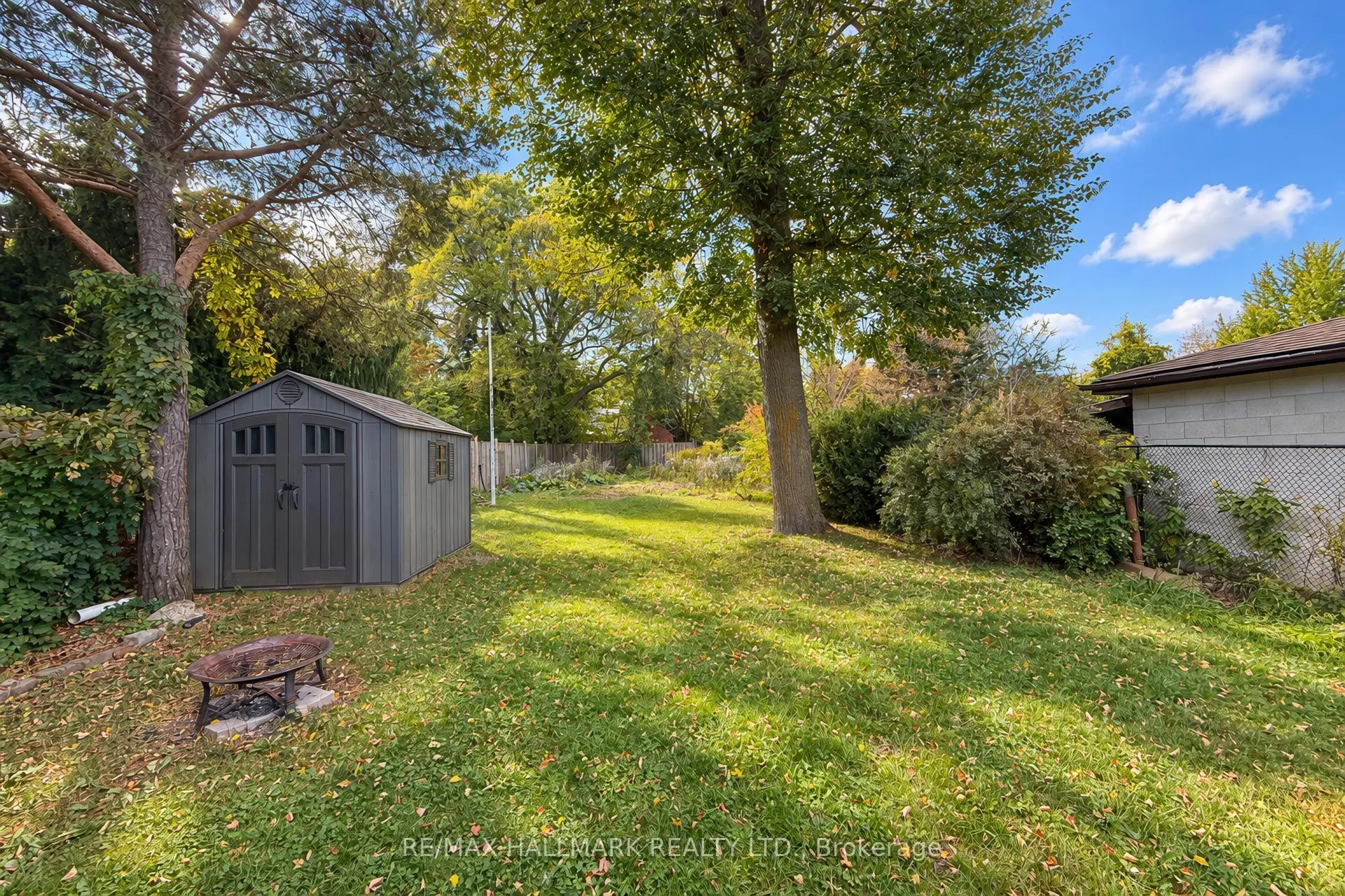 14 Saunders Road
