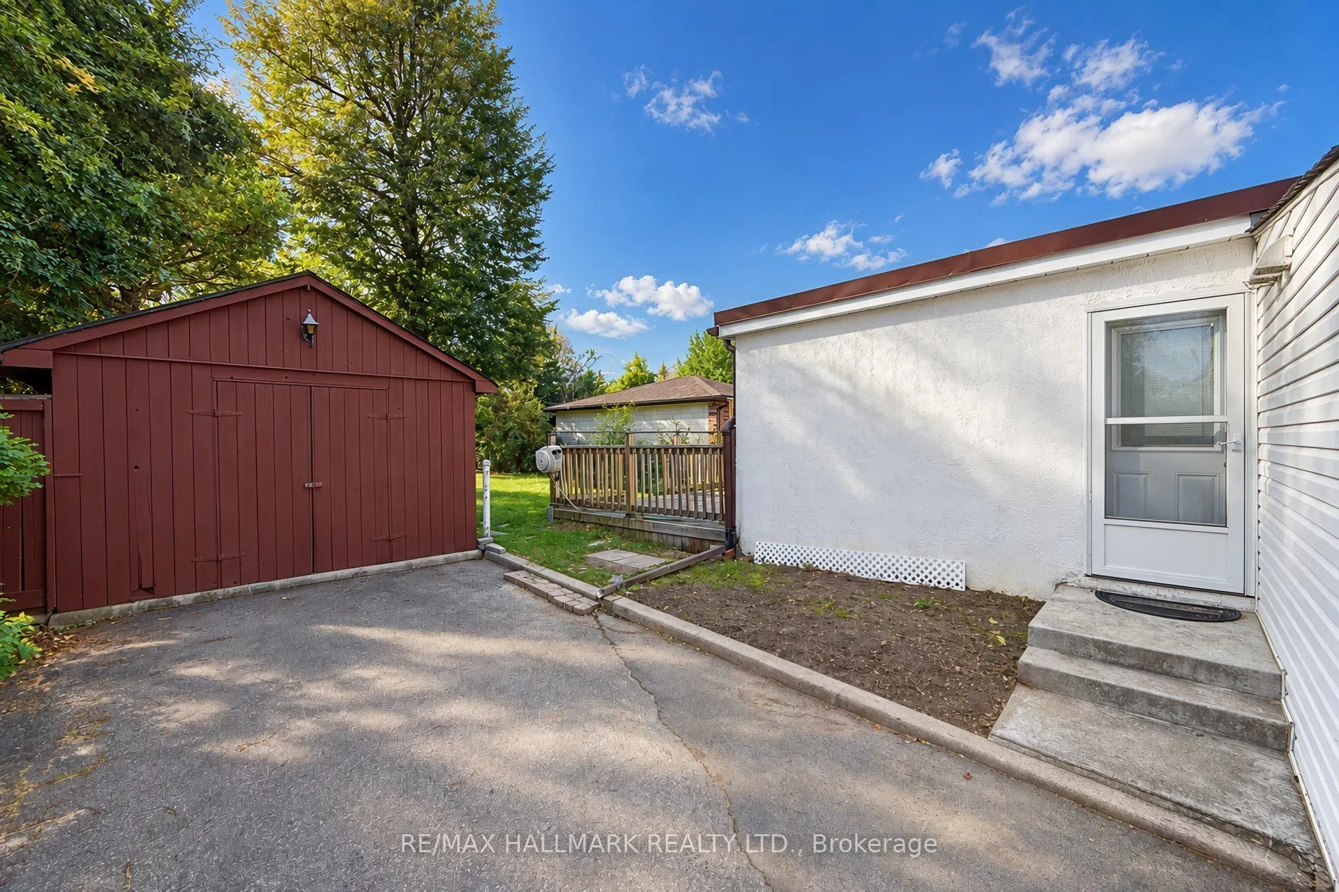 14 Saunders Road