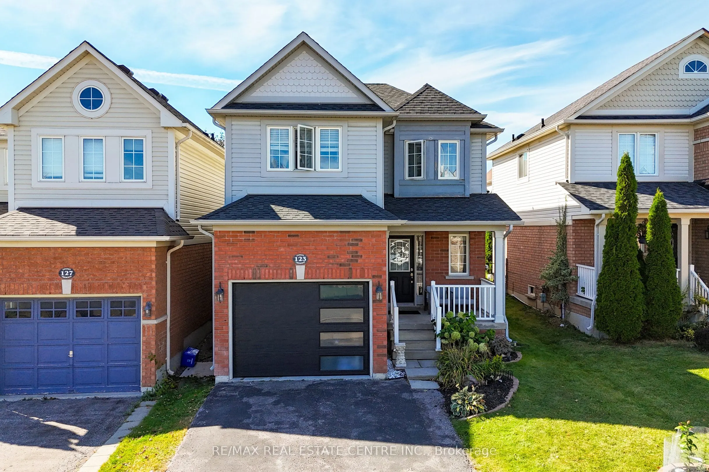 123 Lunney Crescent