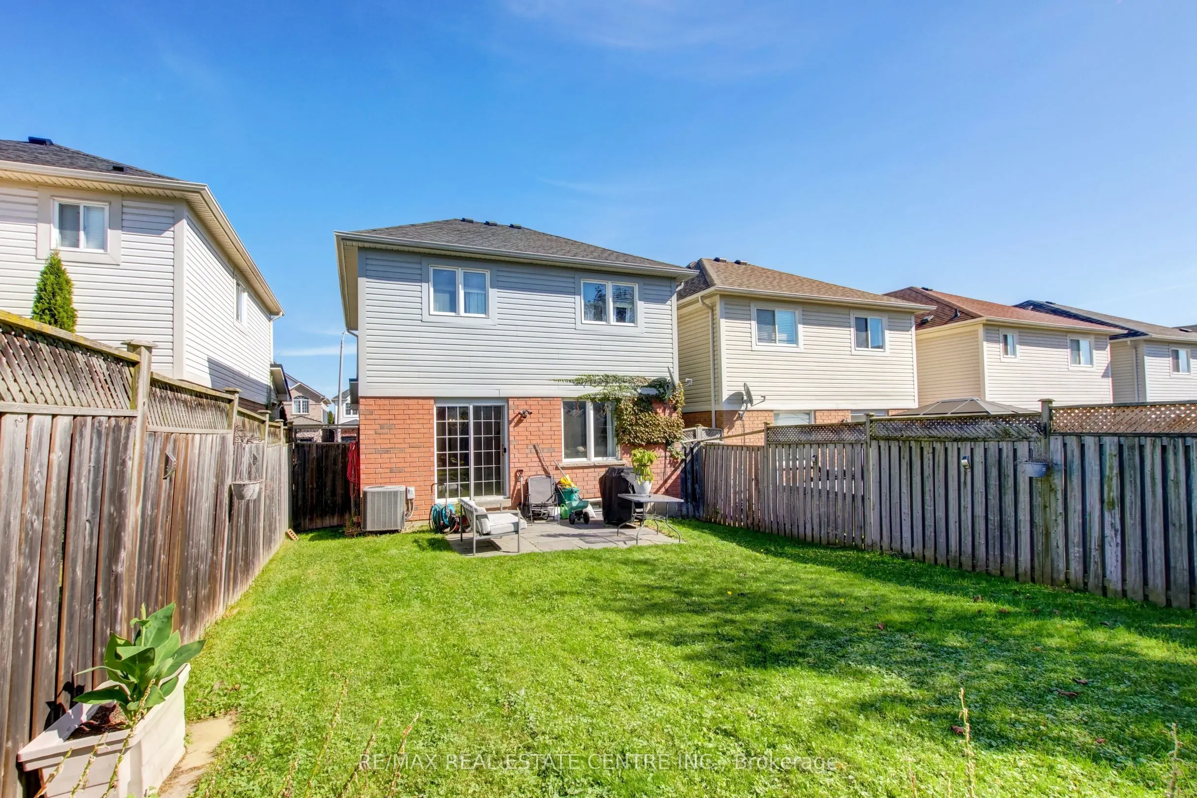123 Lunney Crescent