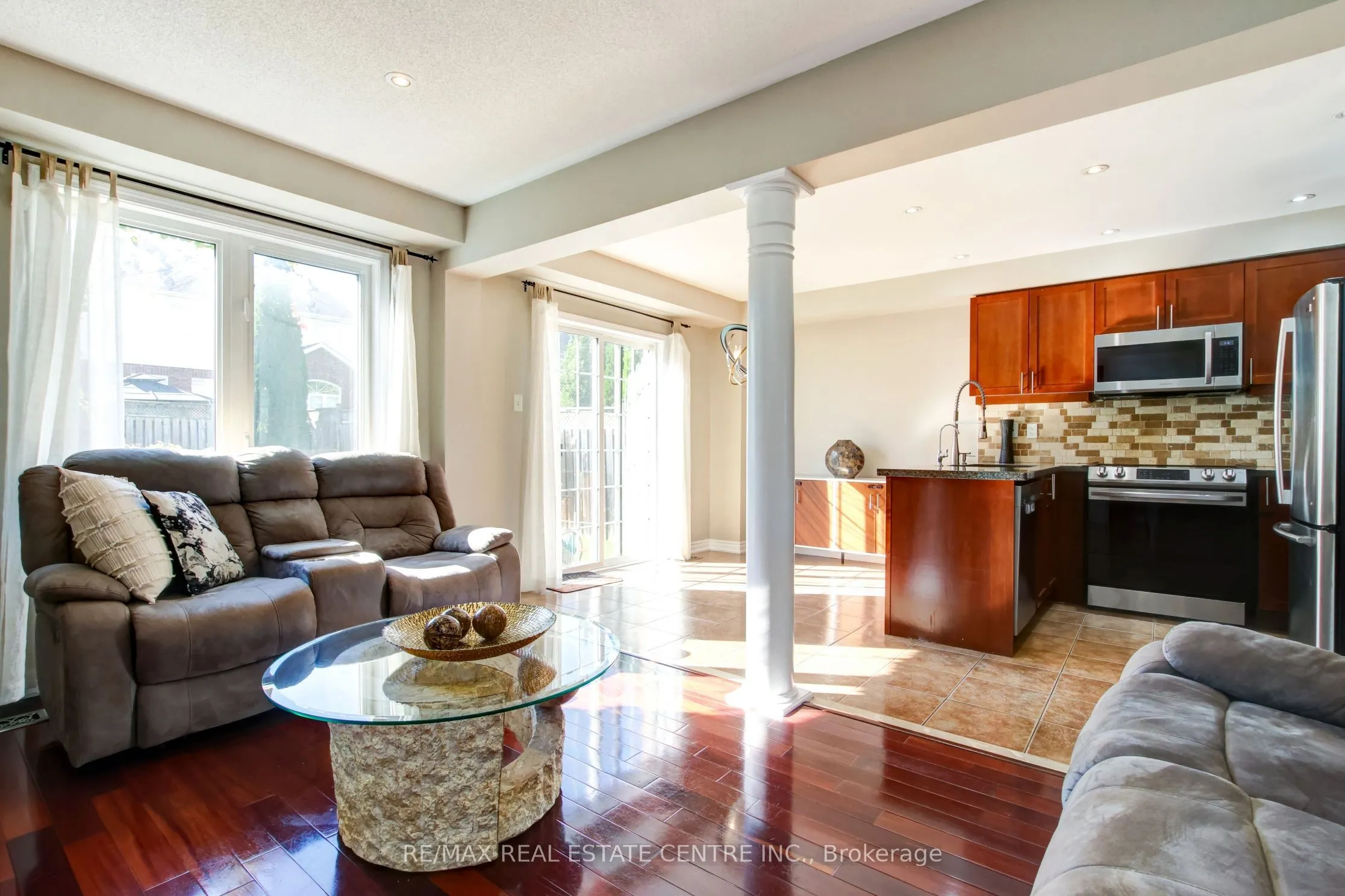 123 Lunney Crescent