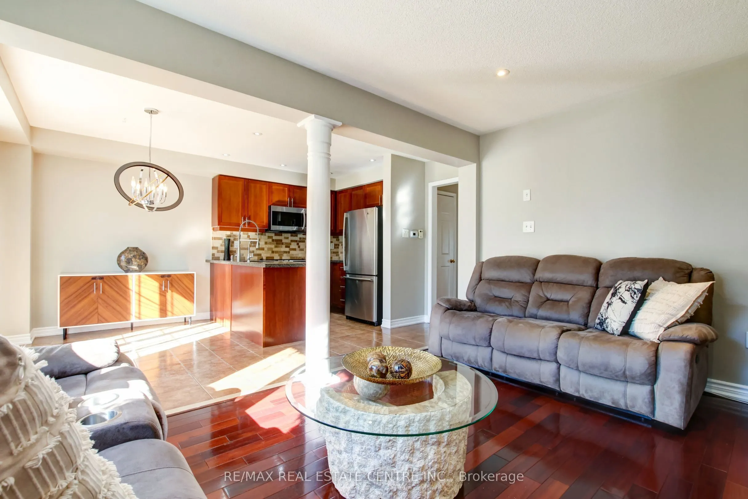 123 Lunney Crescent