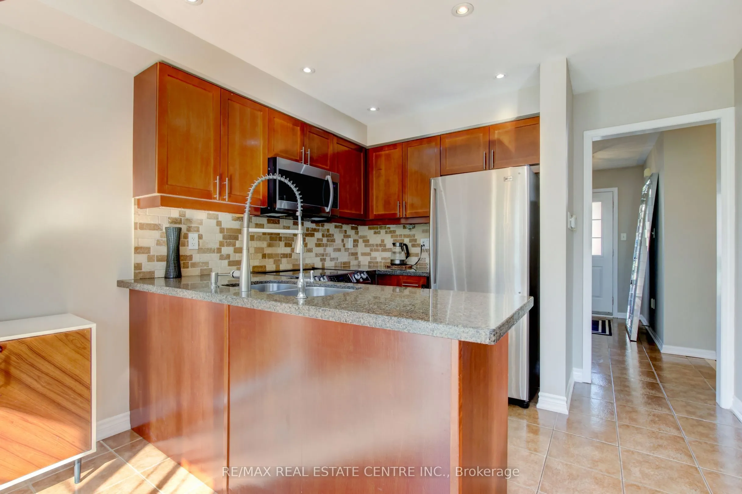 123 Lunney Crescent