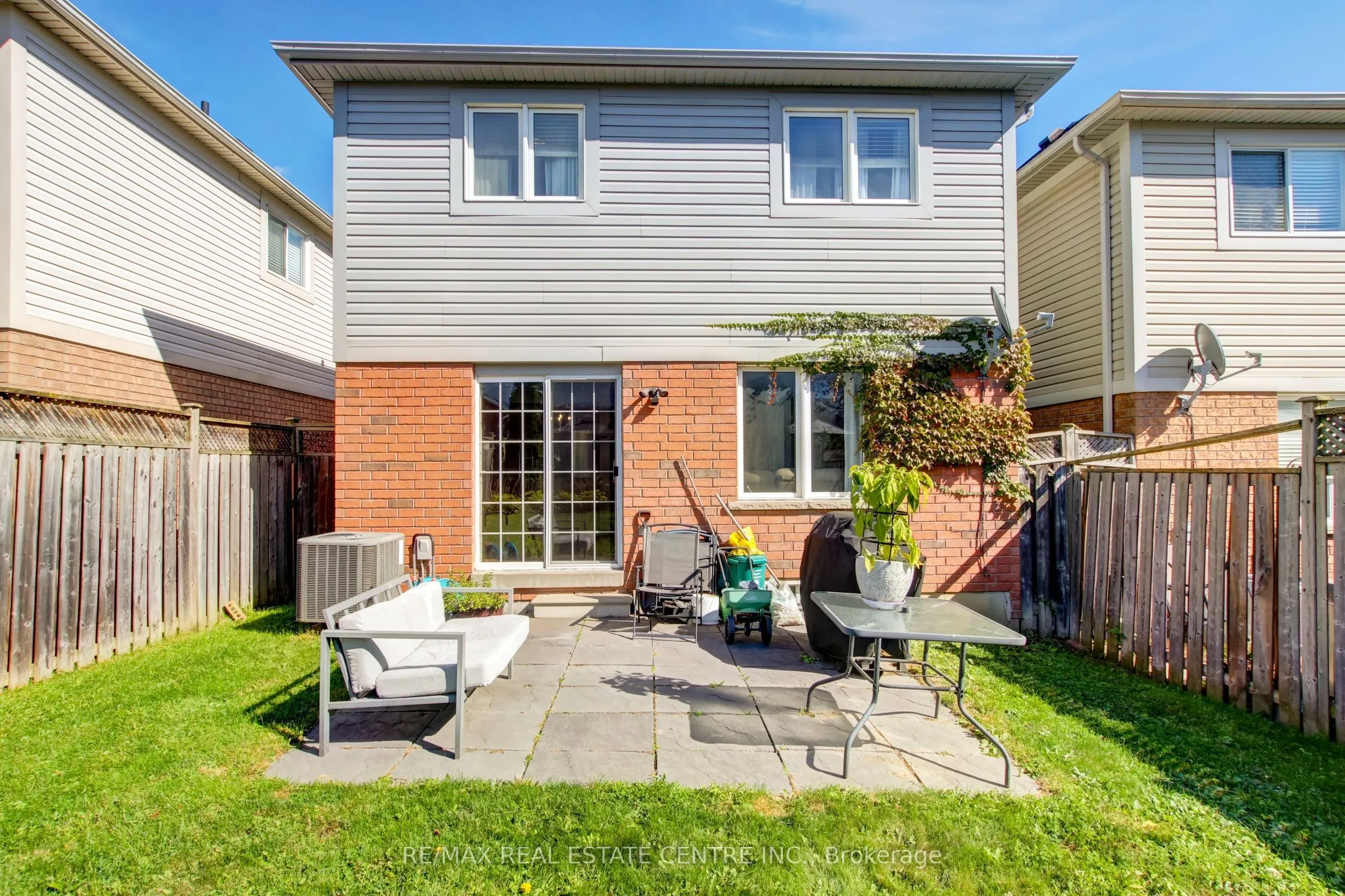 123 Lunney Crescent