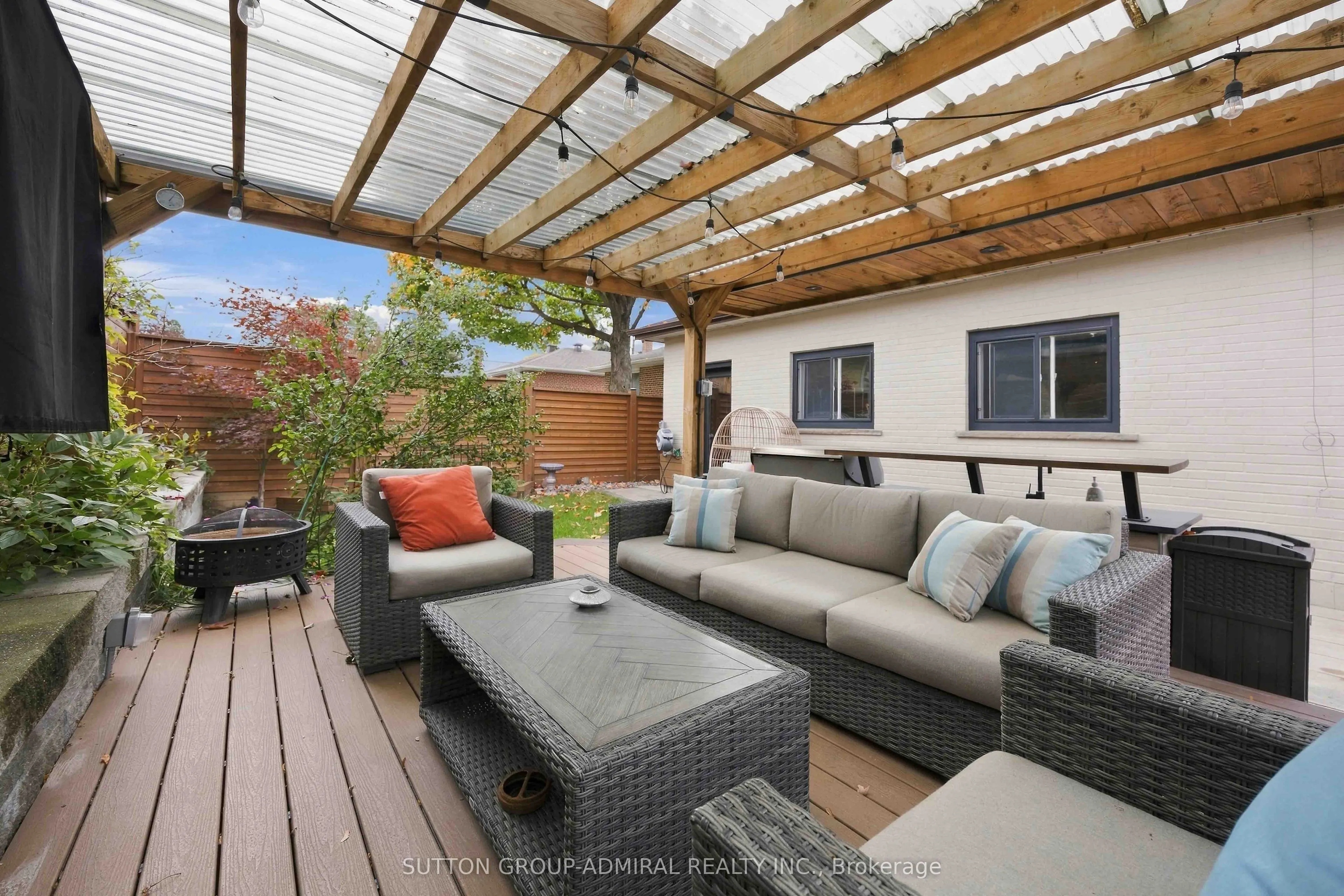 11 Summerglade Drive