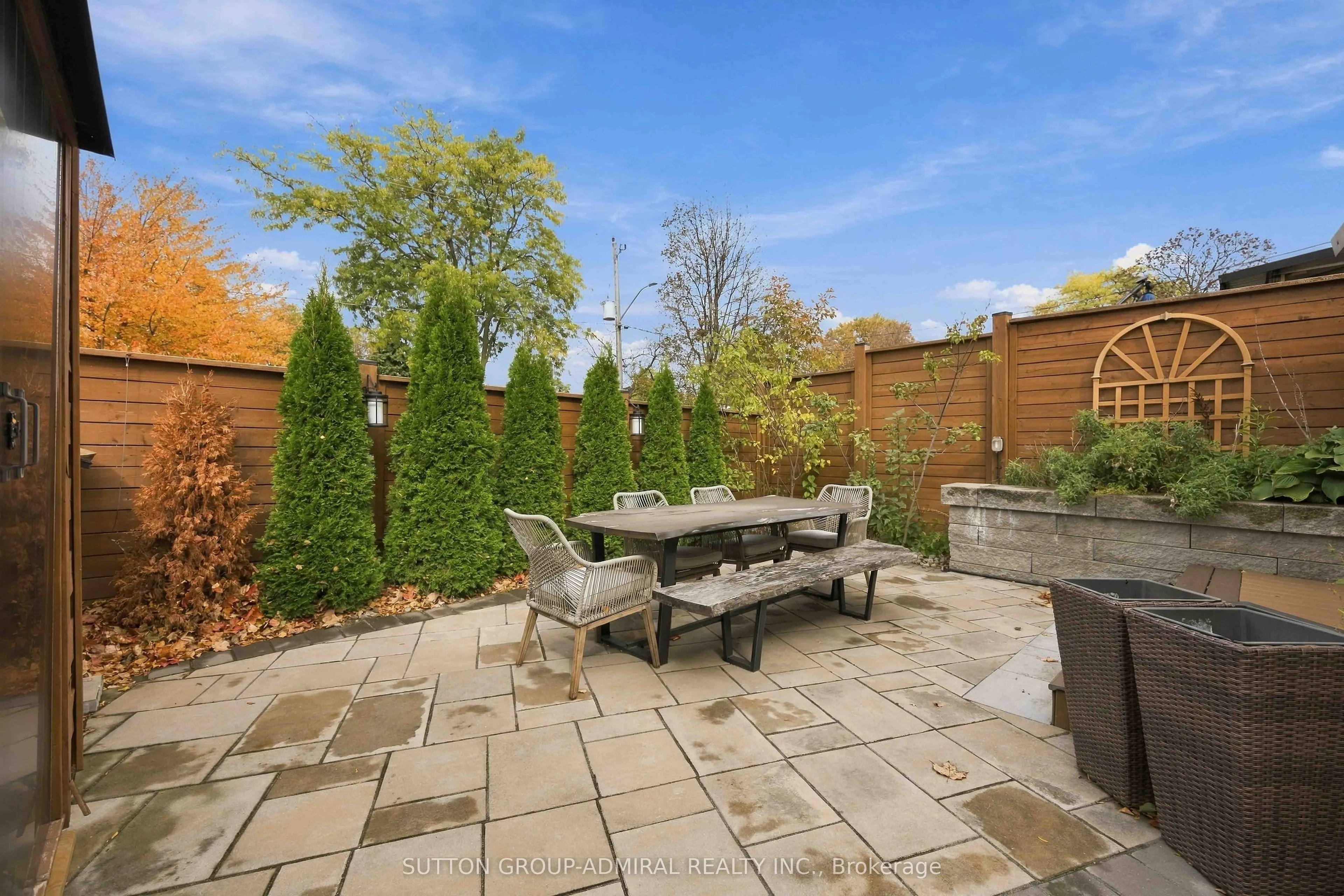 11 Summerglade Drive