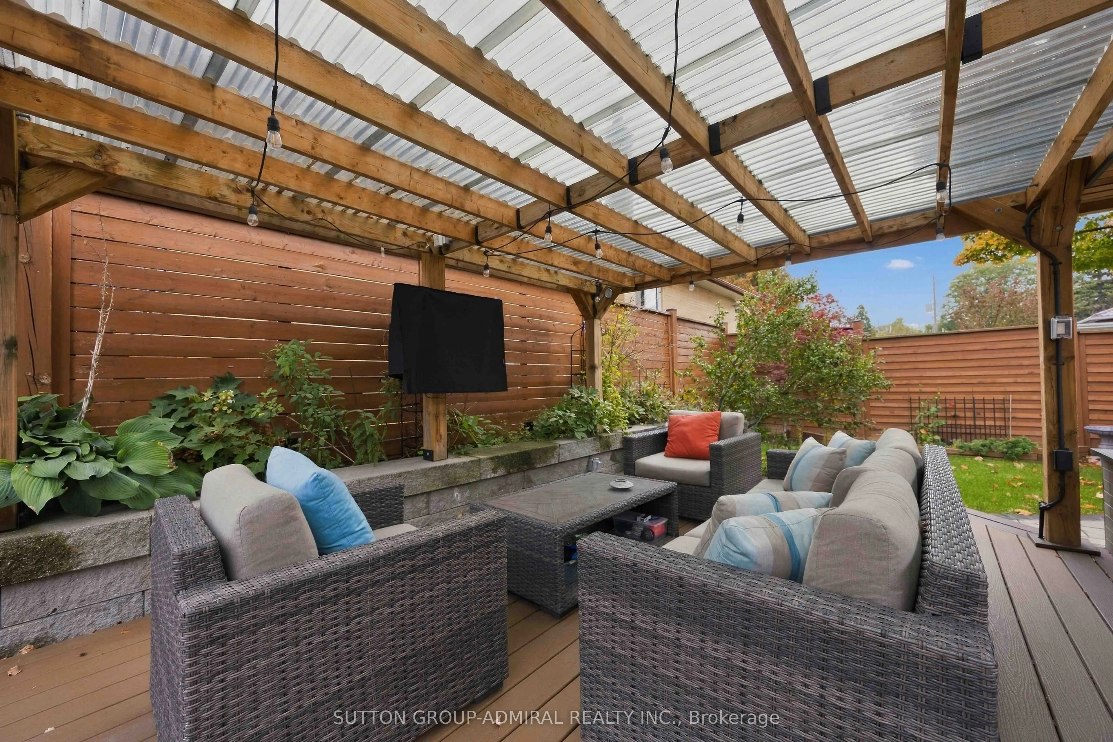 11 Summerglade Drive
