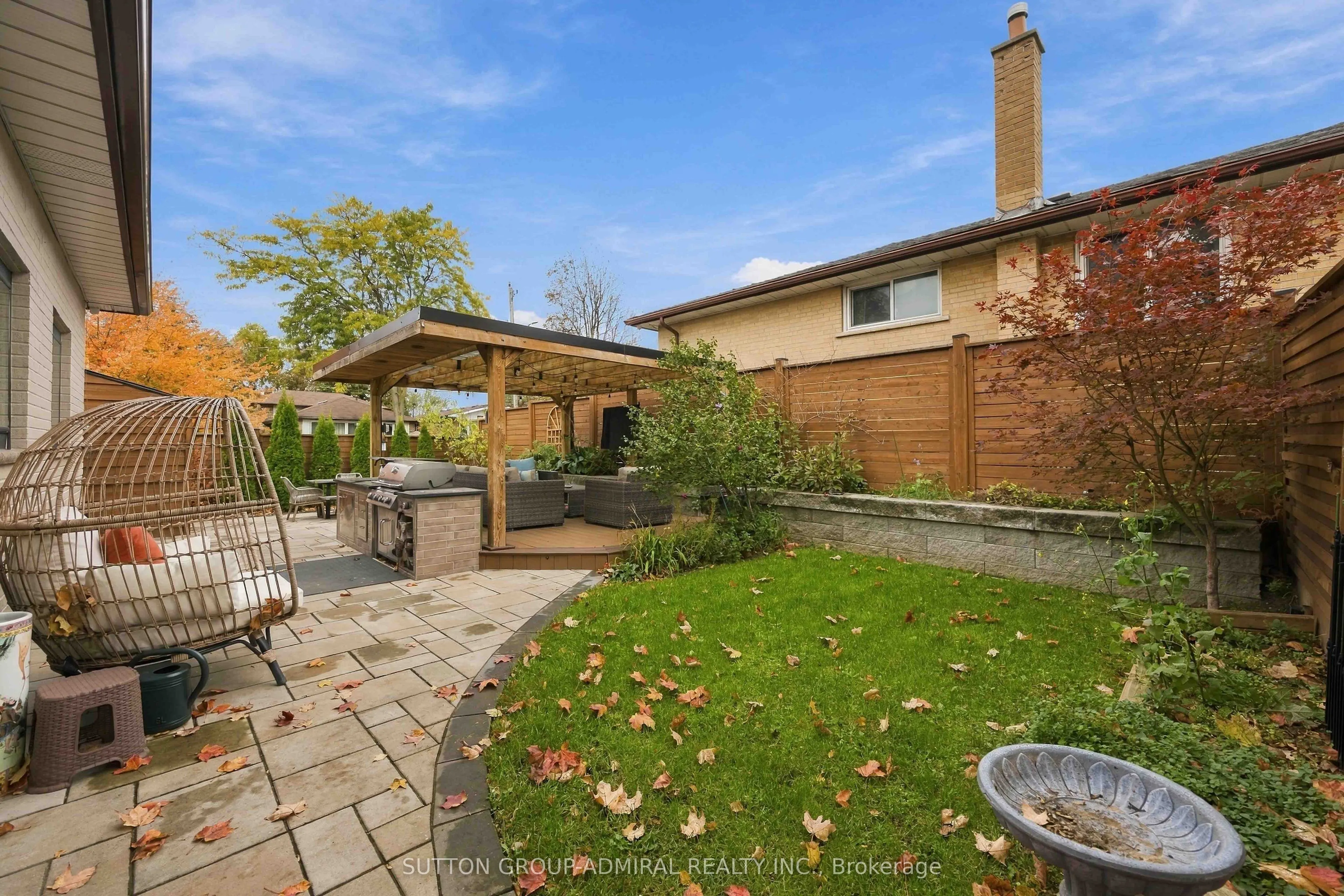 11 Summerglade Drive