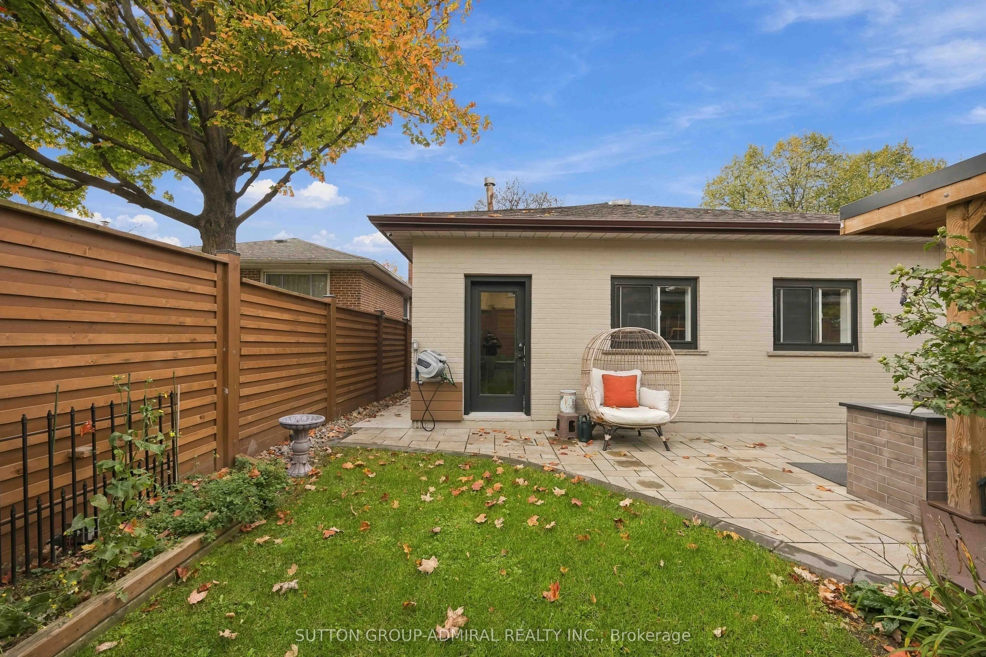 11 Summerglade Drive
