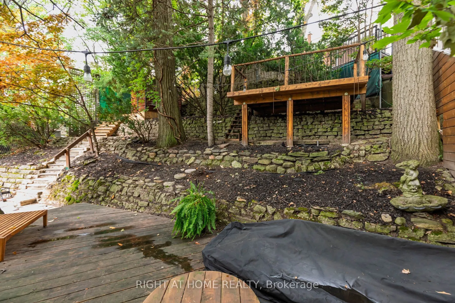 16 Pine Crescent