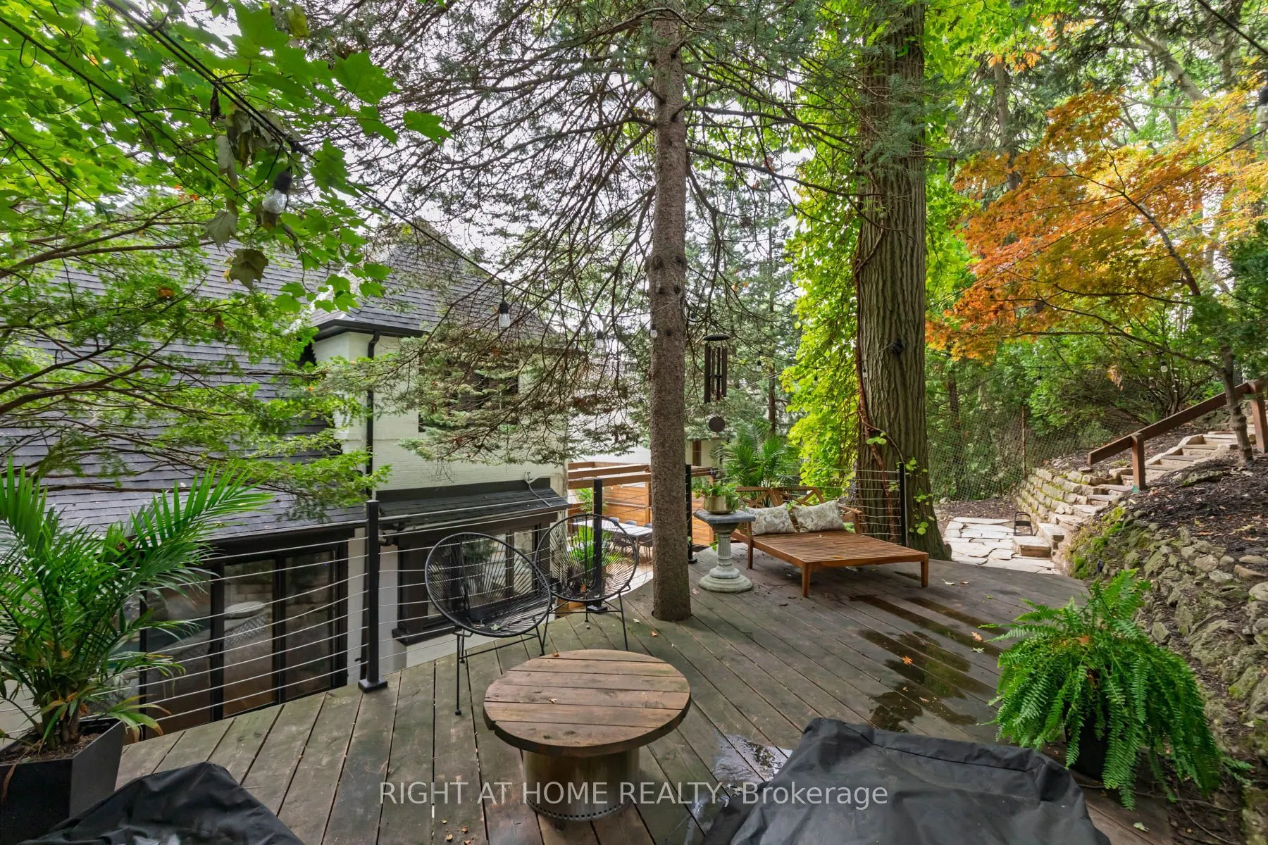 16 Pine Crescent