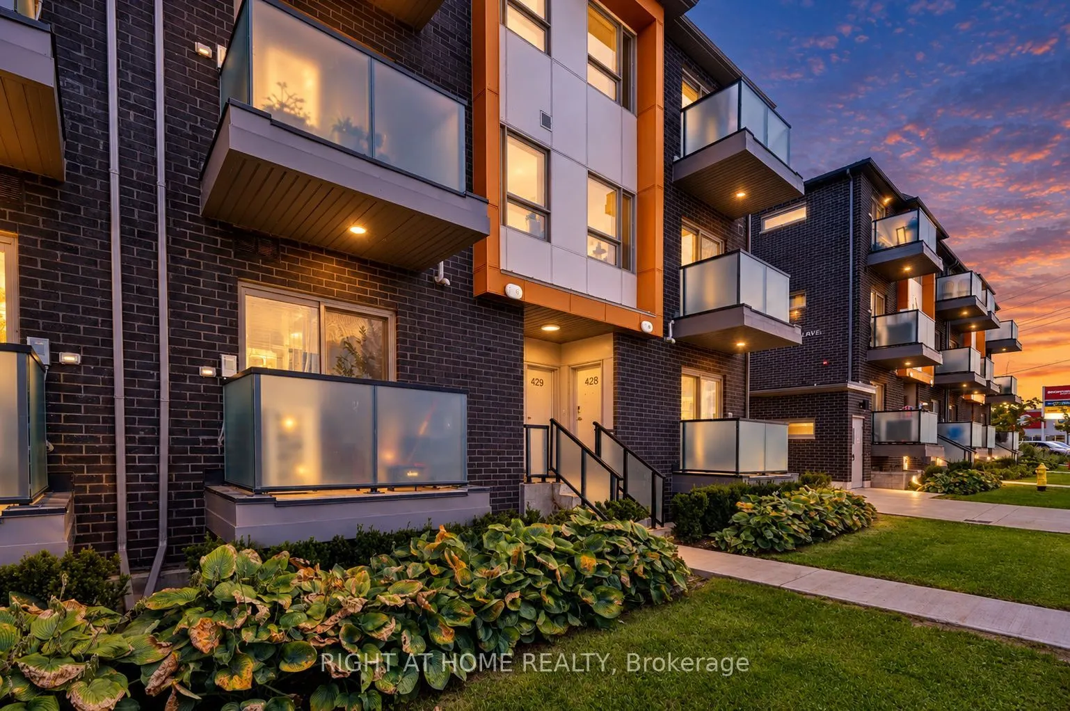 2789 Eglinton Avenue E #429