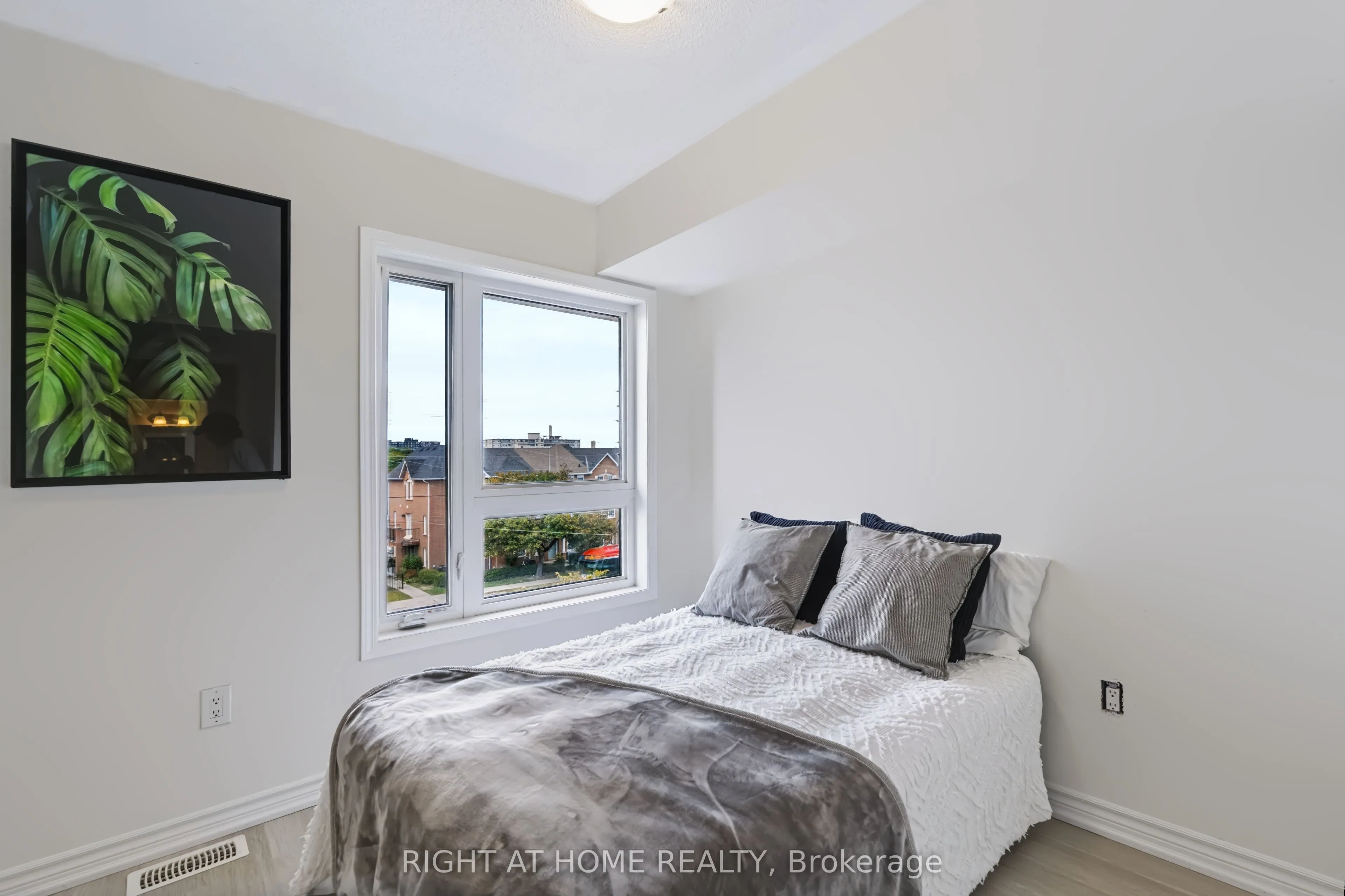 2789 Eglinton Avenue E #429