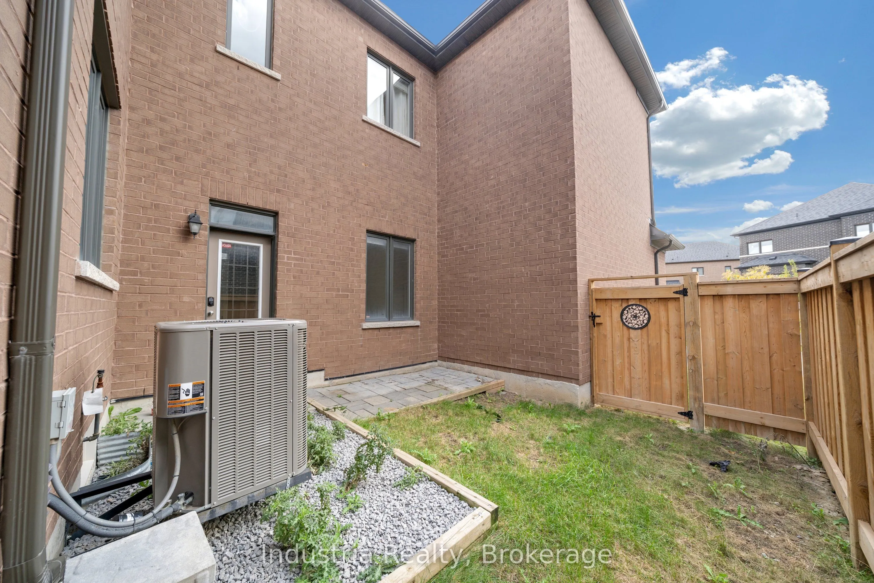 196 Coronation Road