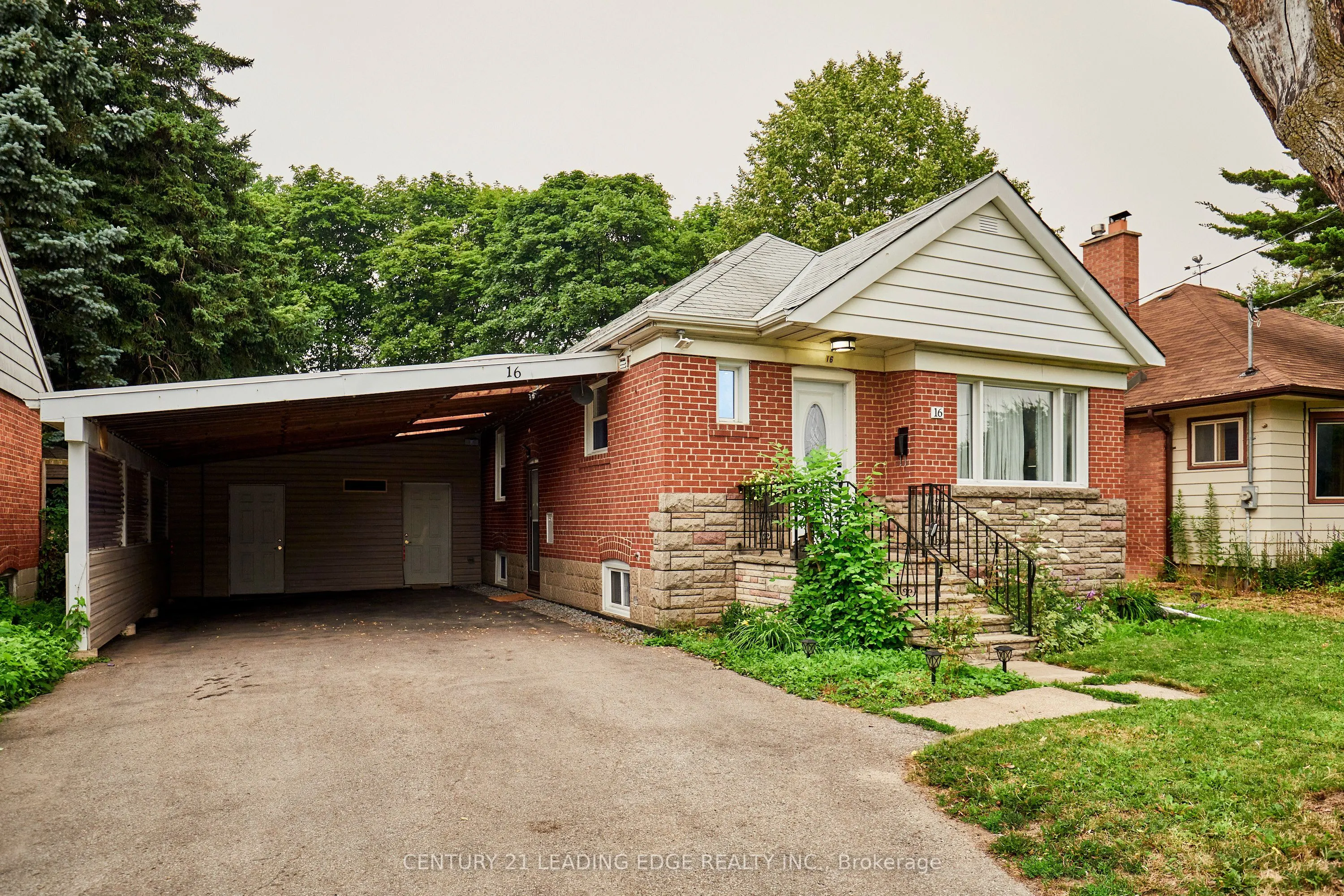 16 McCowan Road