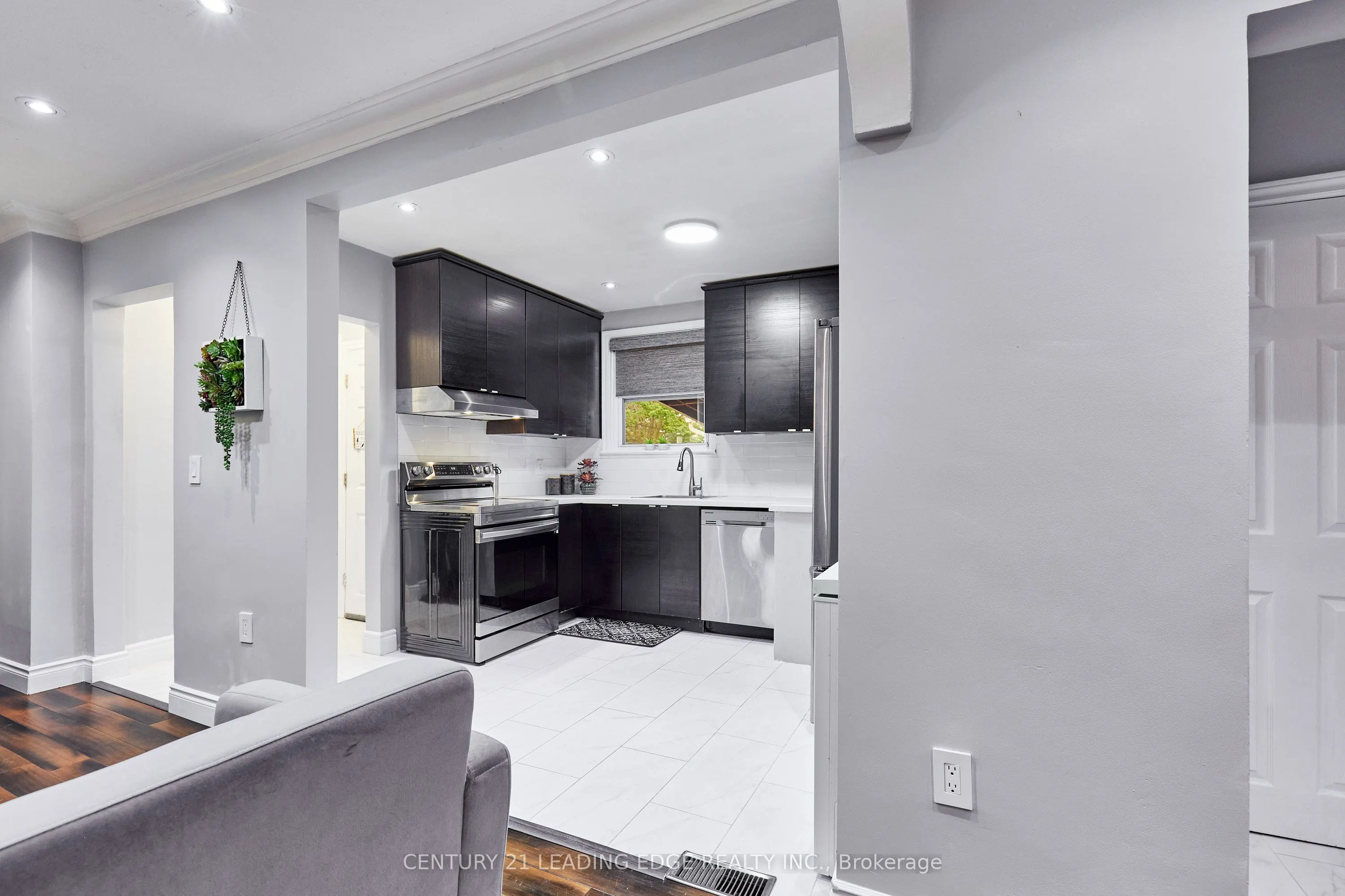 16 McCowan Road