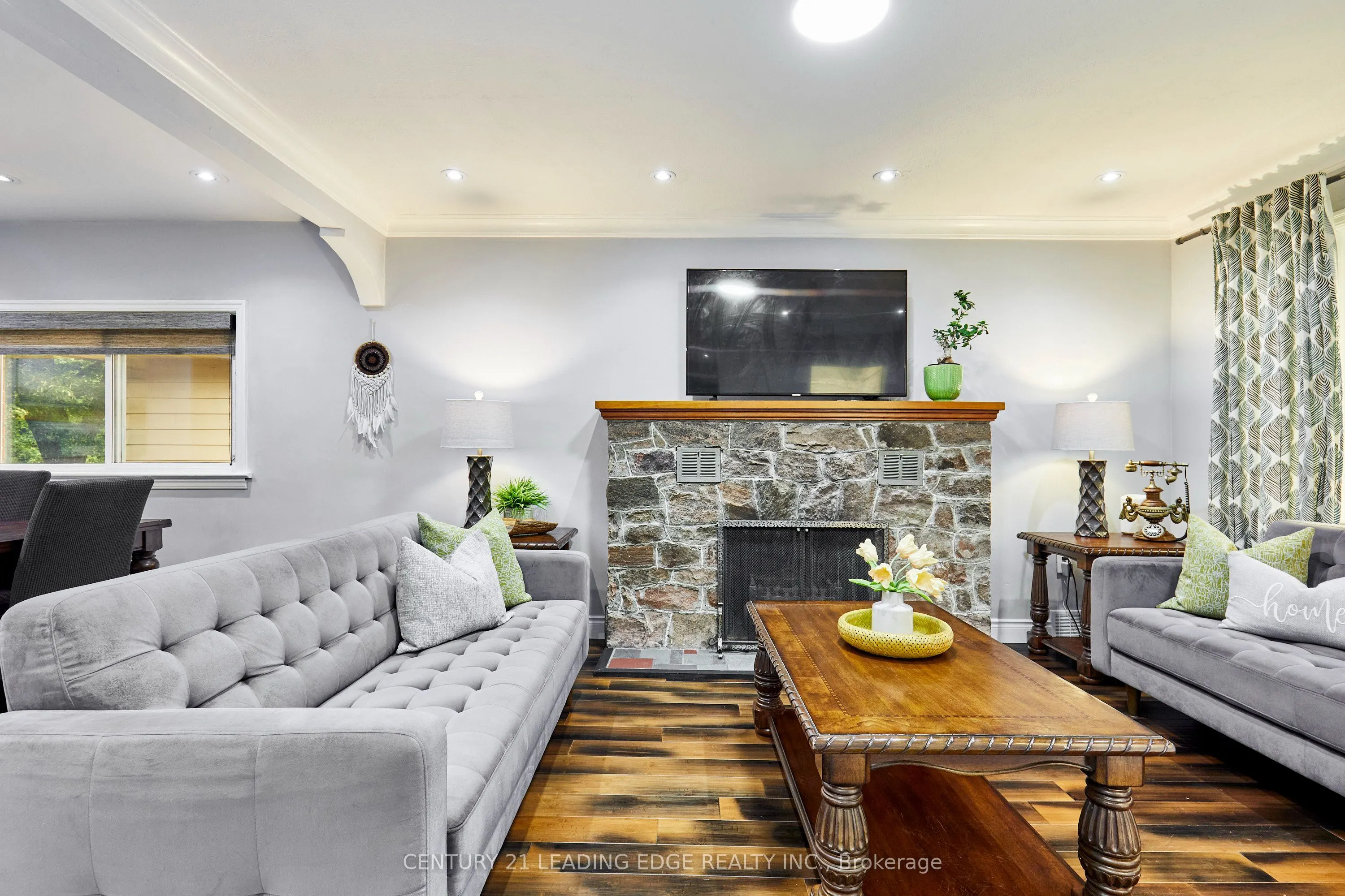 16 McCowan Road