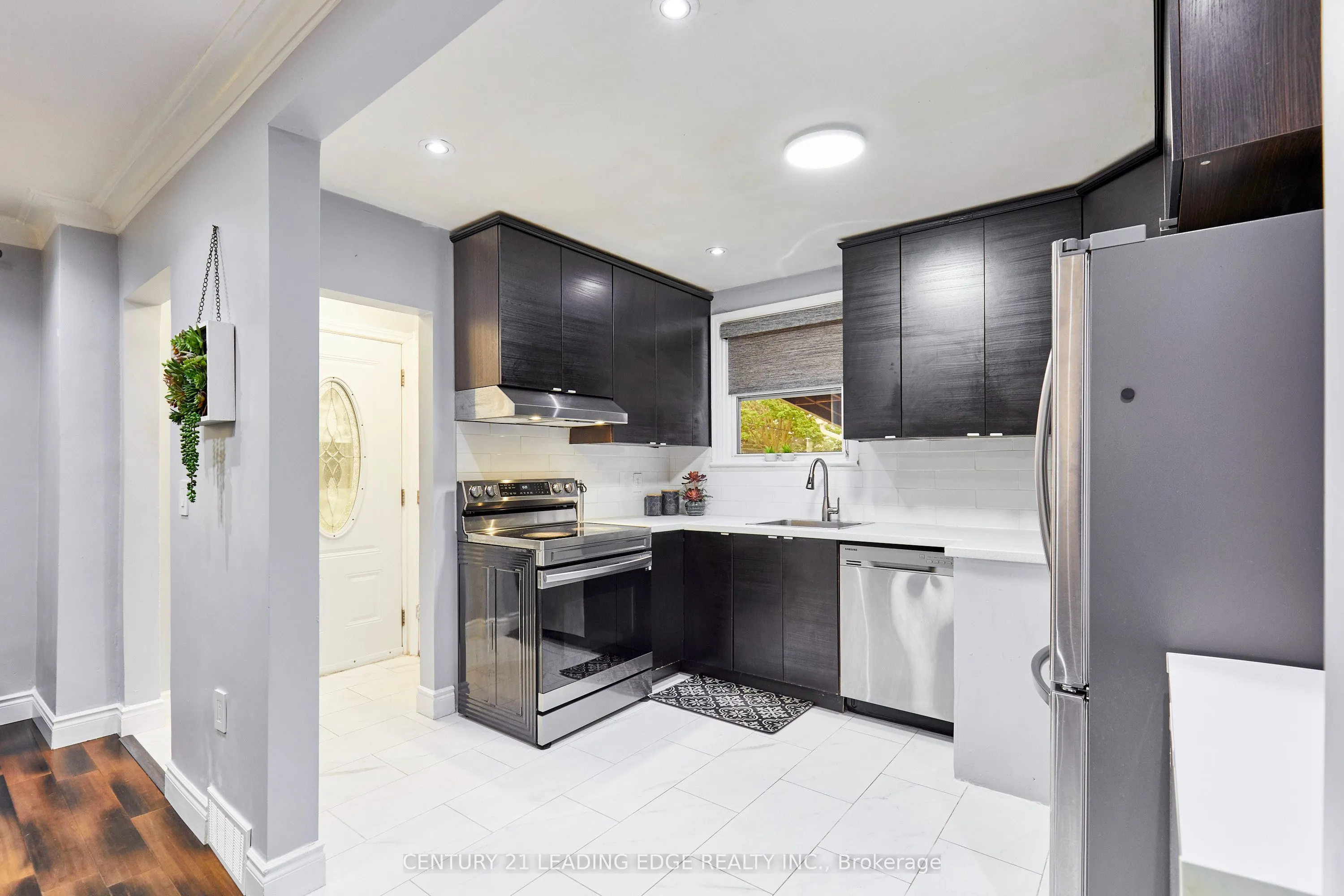 16 McCowan Road