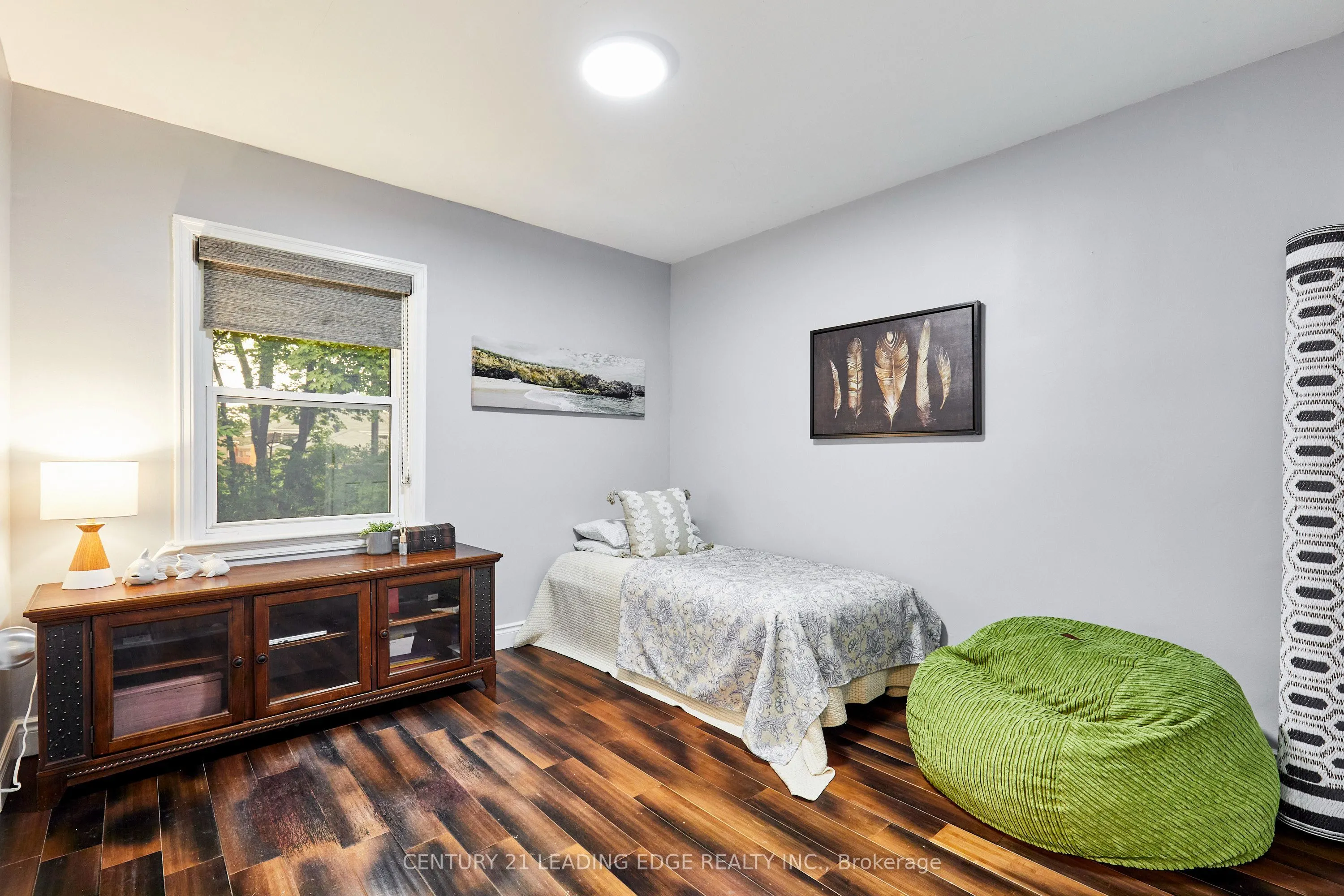 16 McCowan Road