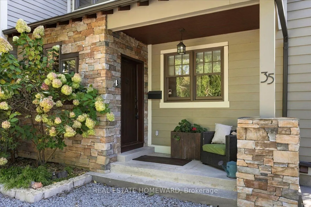 35 Springbank Avenue