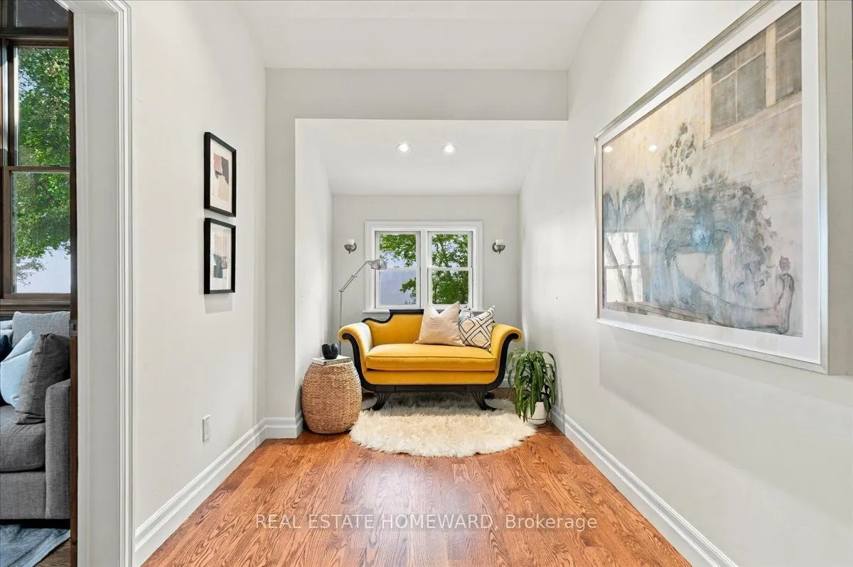 35 Springbank Avenue